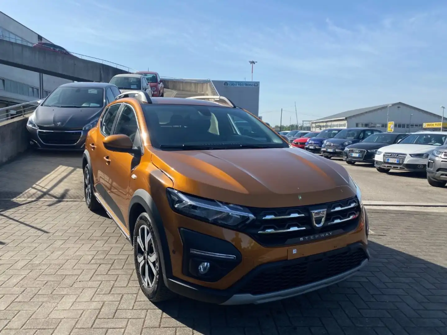 Dacia Sandero Stepway 1.0 TCe 90 CV Comfort Bronzo - 1