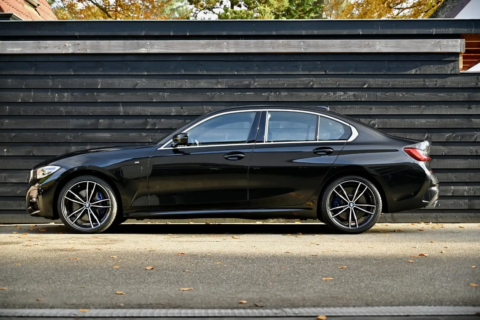 BMW 330 3-serie 330e eDrive Edition M-Sport - CoPilot - 36 Zwart - 2