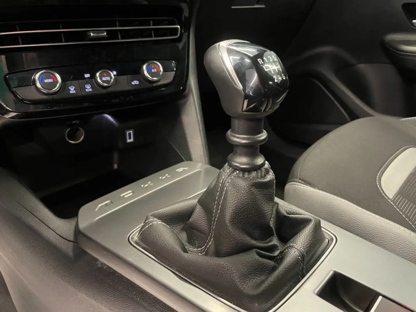 Opel Mokka 1.2 Turbo 136 CV GS Grau - 2