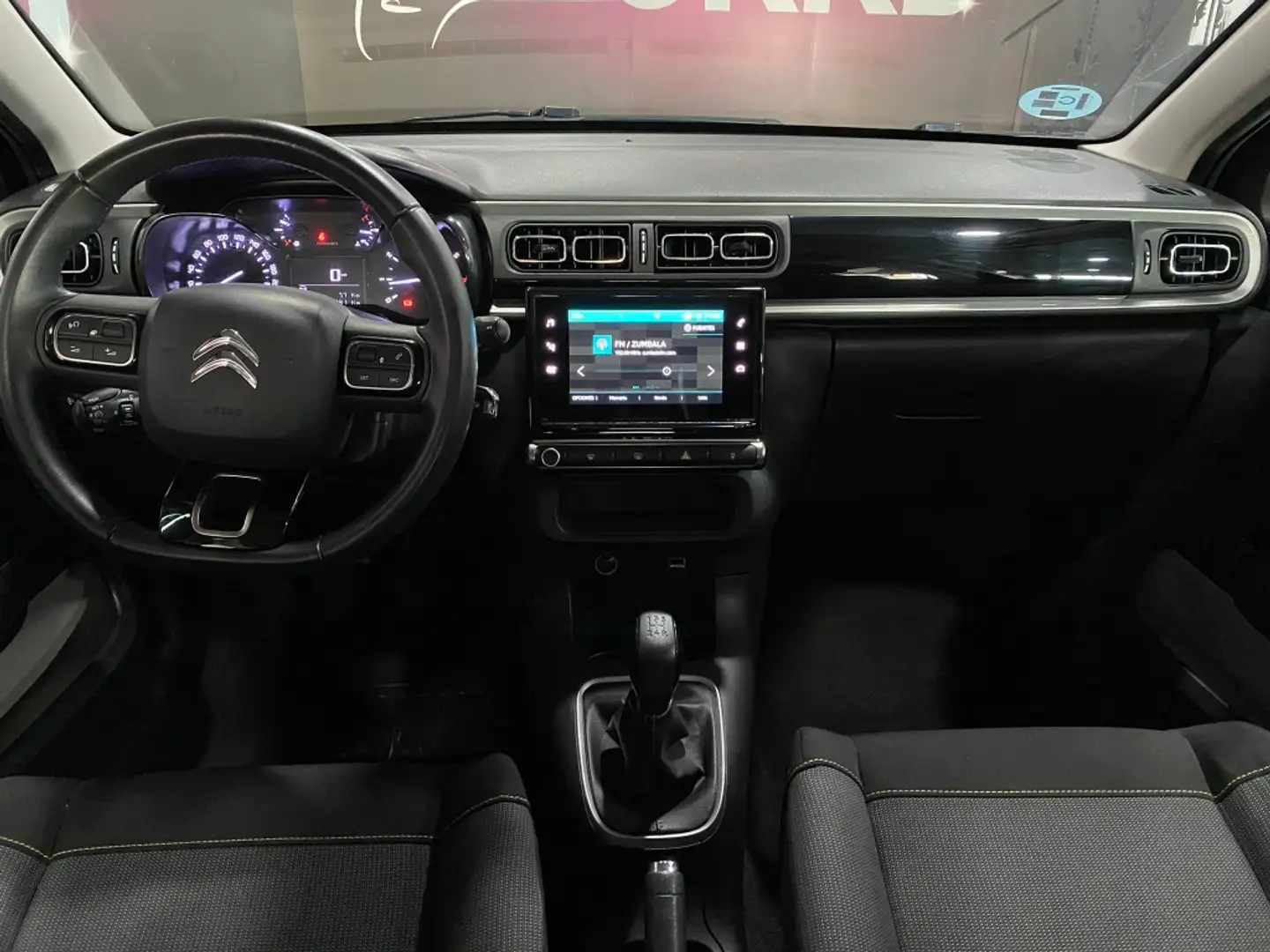 Citroen C3 1.2 PureTech S&S Feel Pack 83 Zwart - 2