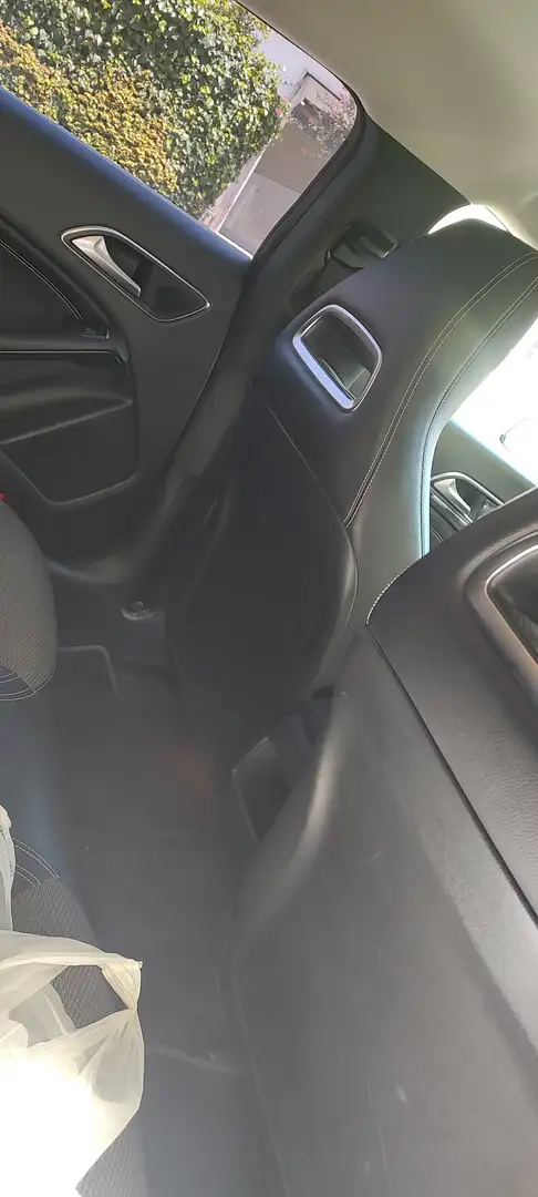 Mercedes-Benz CLA 220 CLA Shooting Brake - X117 S.B. d Sport 170cv uto Bianco - 2