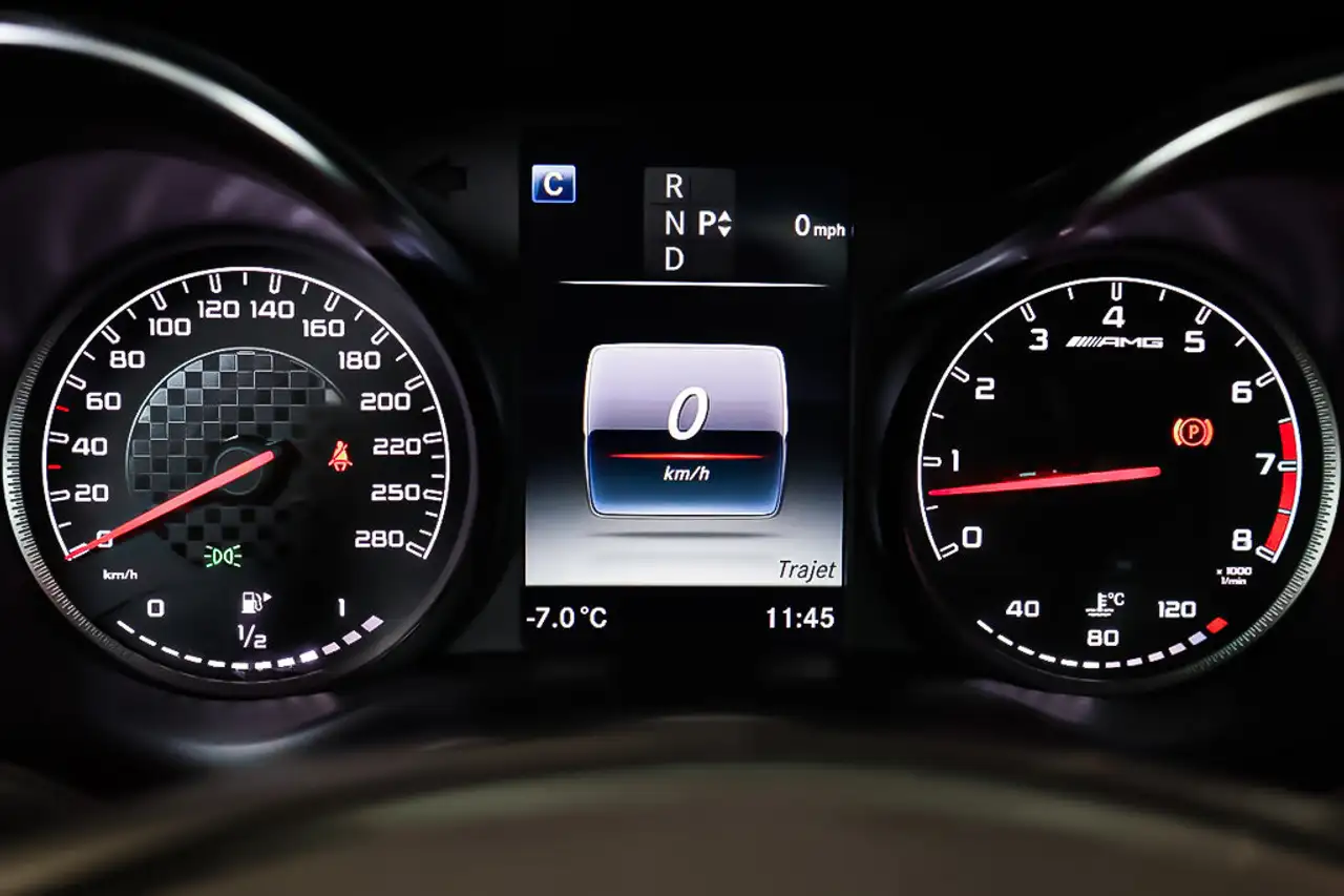 Mercedes-Benz GLC снимка Mercedes-Benz GLC