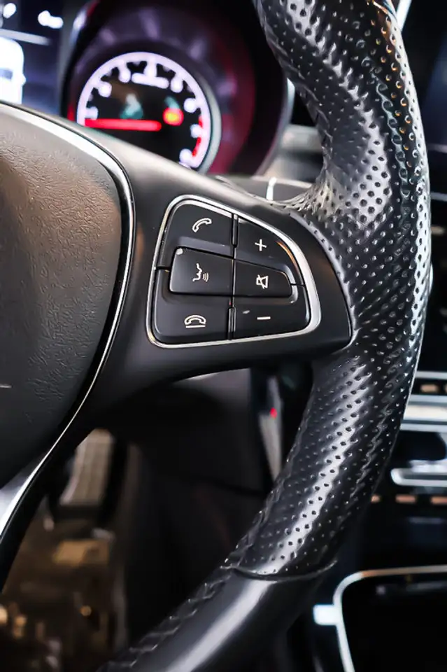 Mercedes-Benz GLC снимка Mercedes-Benz GLC