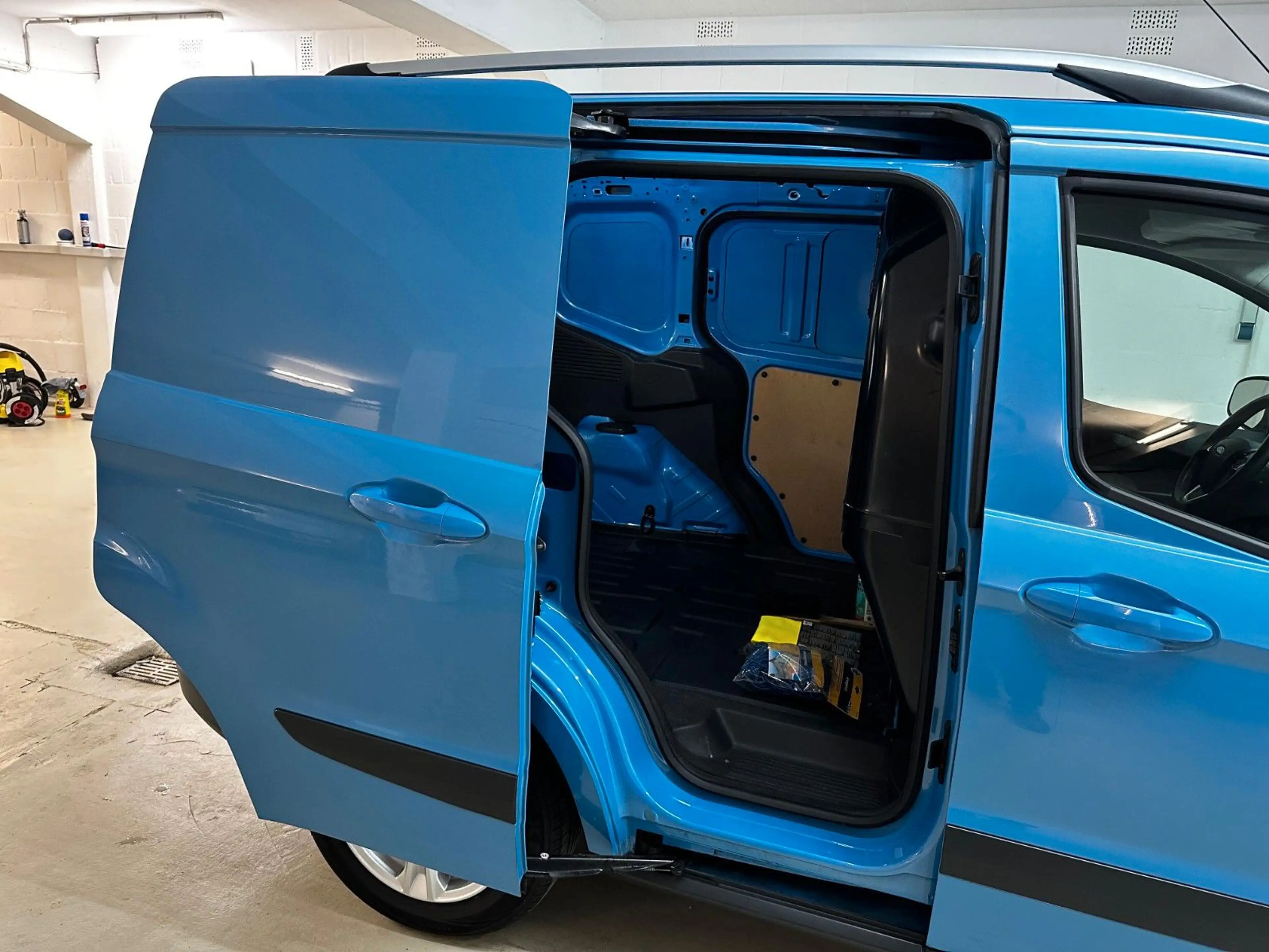 Ford Transit Courier *KLIMA *KAMERA *NAVI *SHZ *PDC — photo 8