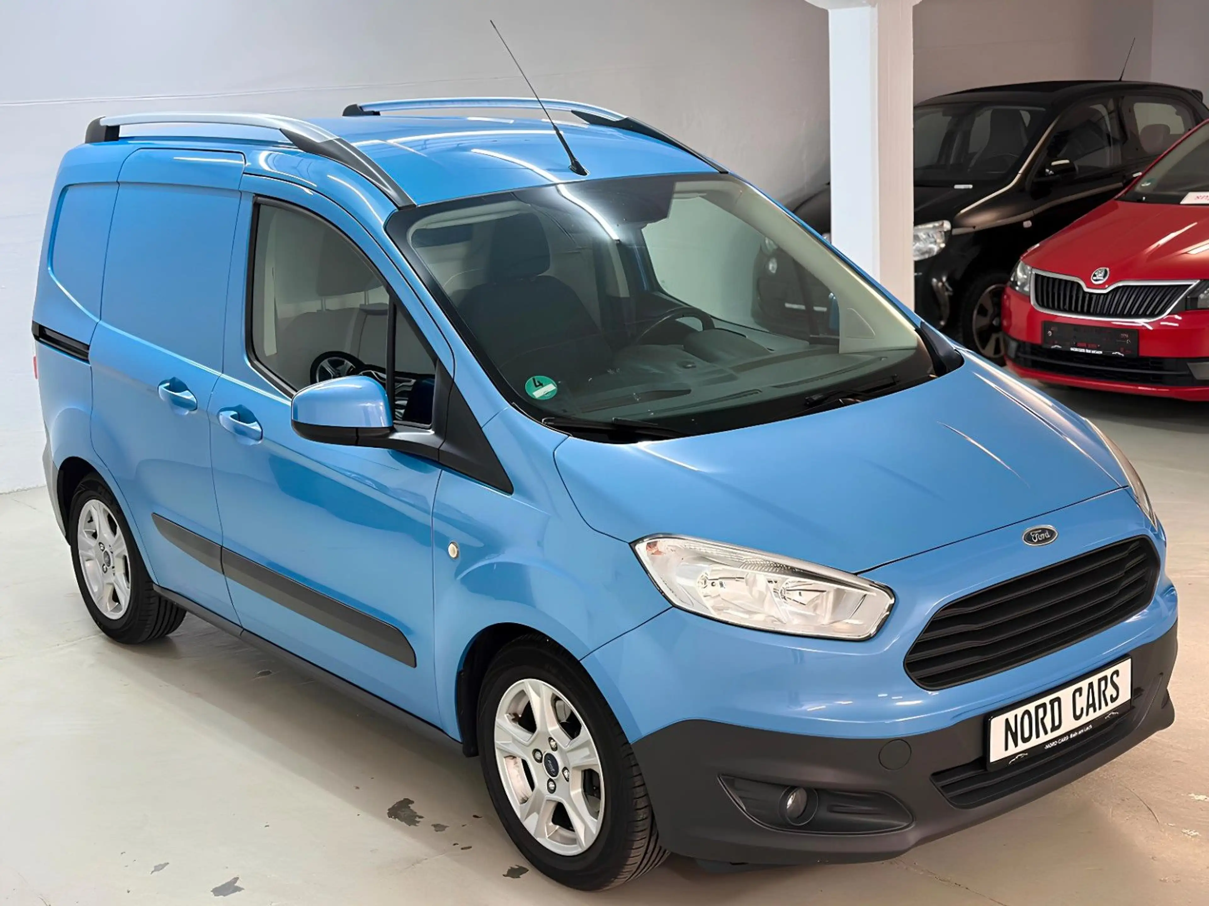 Ford Transit Courier *KLIMA *KAMERA *NAVI *SHZ *PDC — photo 4
