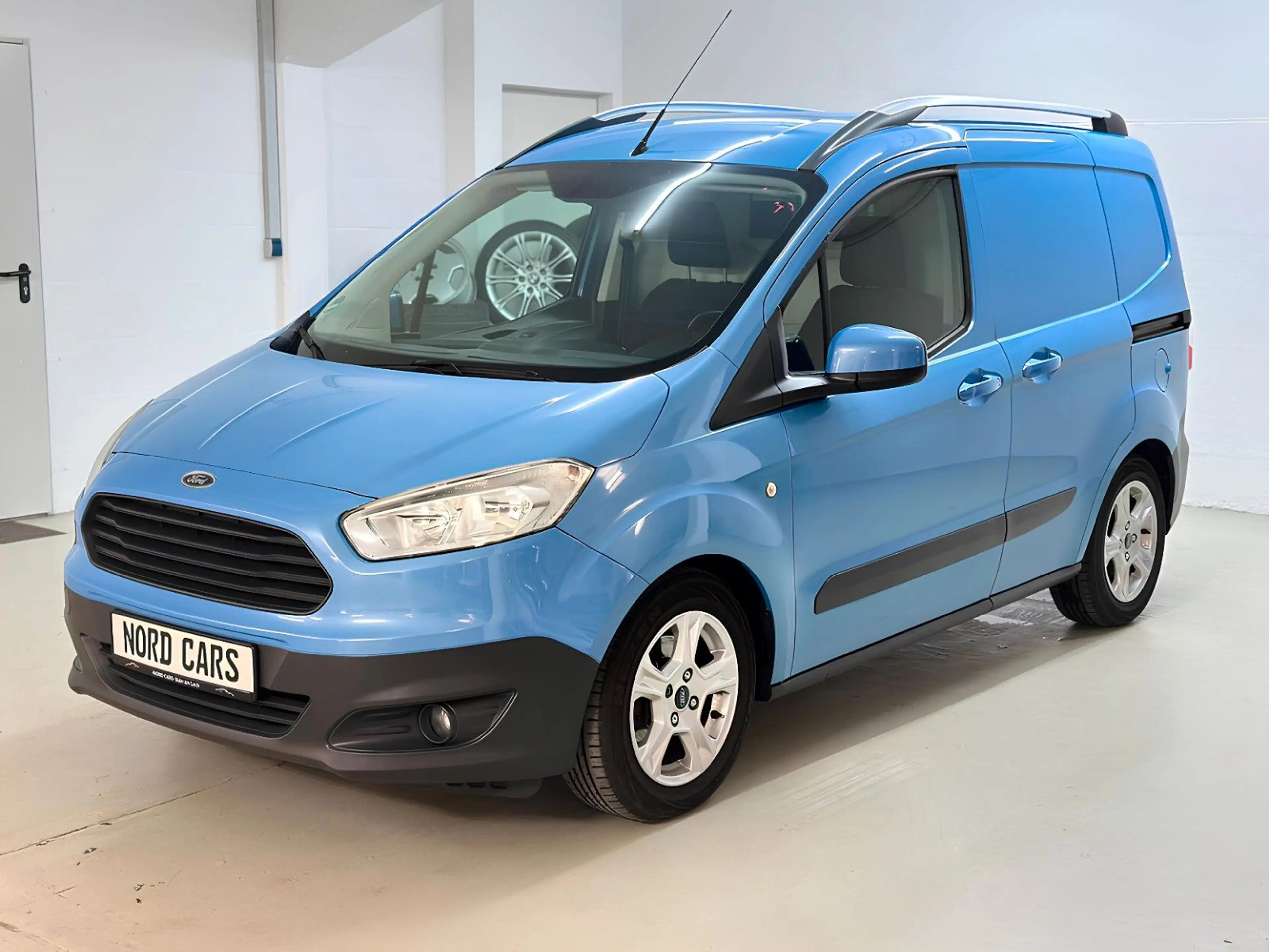 Ford Transit Courier *KLIMA *KAMERA *NAVI *SHZ *PDC — photo 5