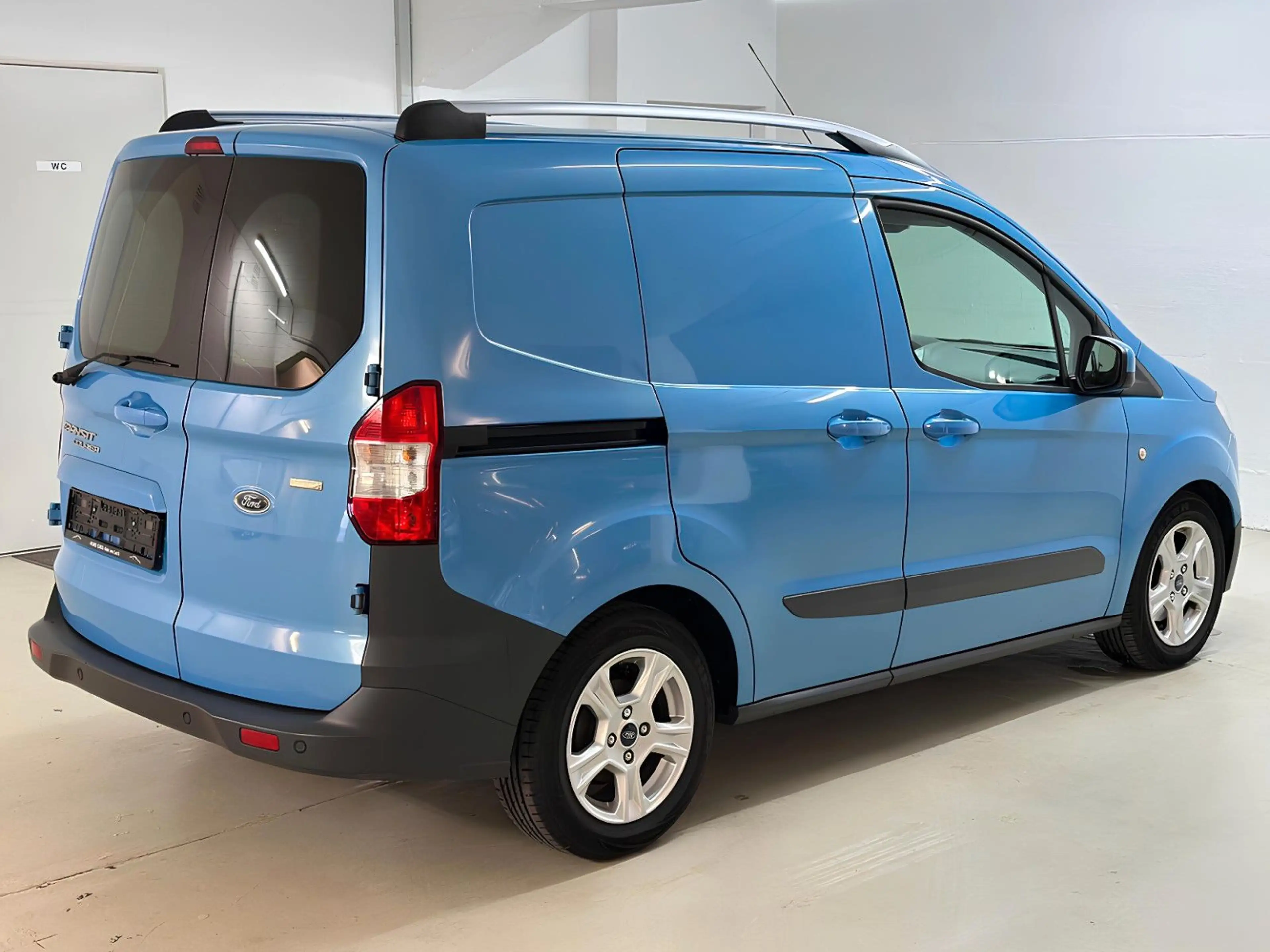 Ford Transit Courier *KLIMA *KAMERA *NAVI *SHZ *PDC — photo 11