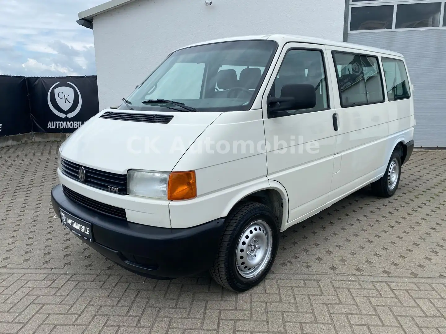 Volkswagen T4 Caravelle 2.5 TDI/9 Sitze/AHK Bílá - 1