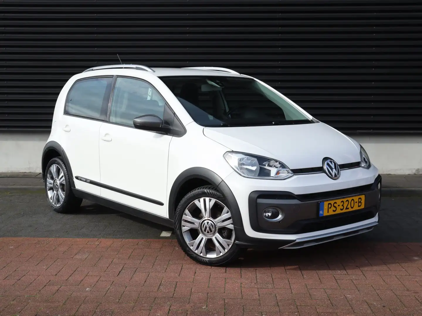 Volkswagen up! 1.0 TSI BMT cross up! | Airco | Cruise | PDC | Blanc - 2