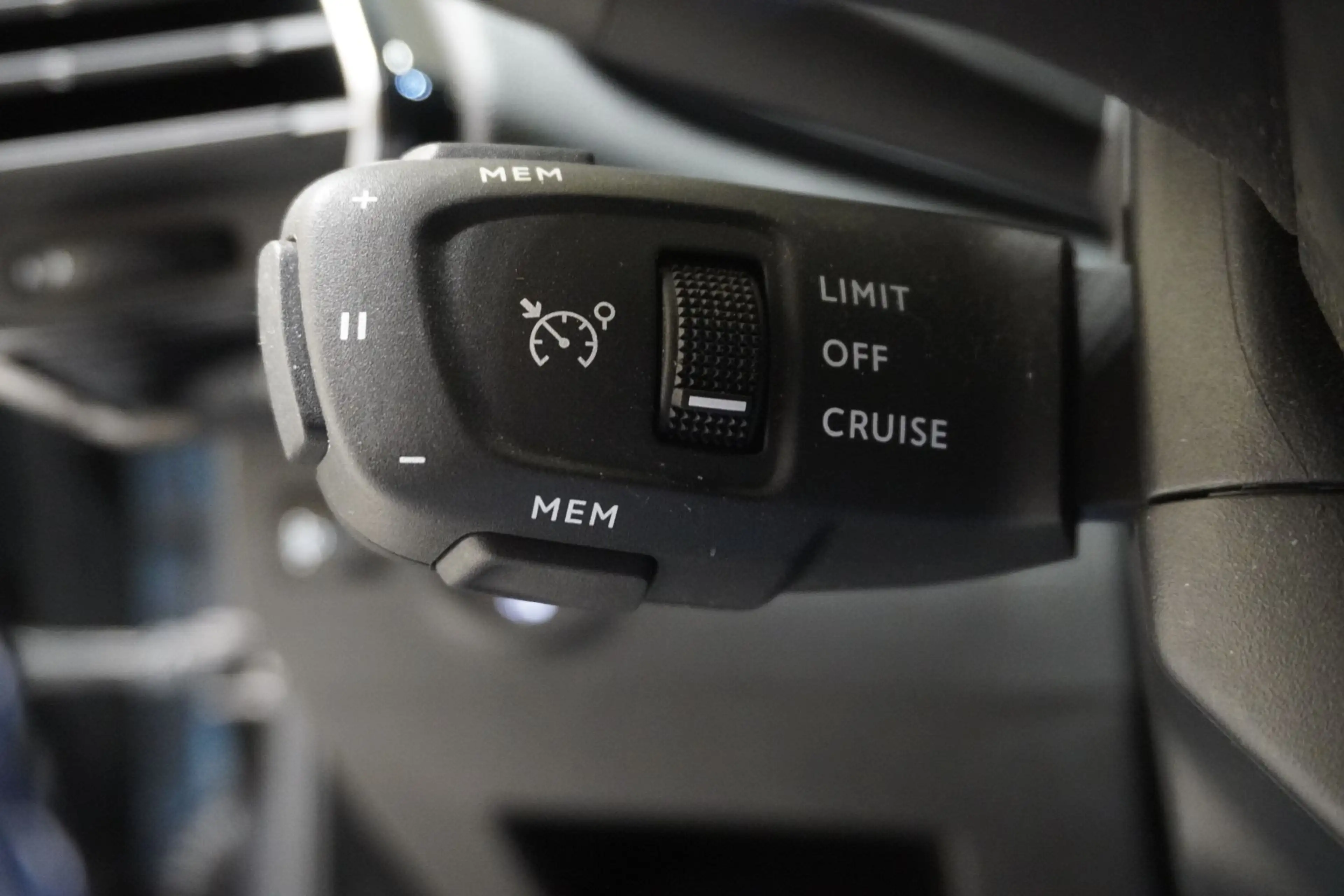 DS Automobiles DS 7 Crossback E-Tense PHEV LED/Kam — photo 13