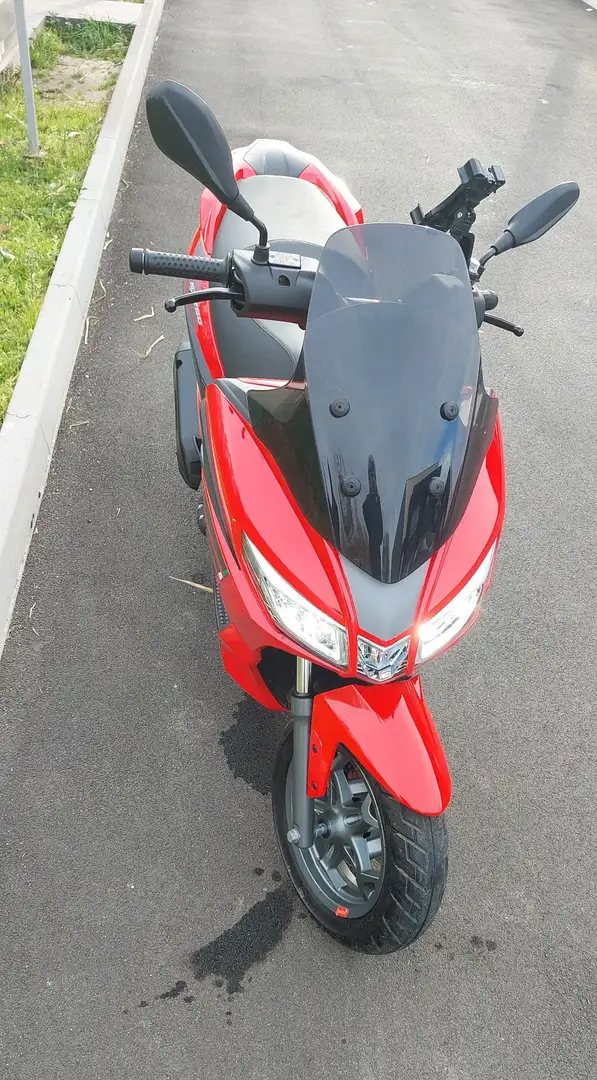 Aprilia SXR 50 Rosso - 1