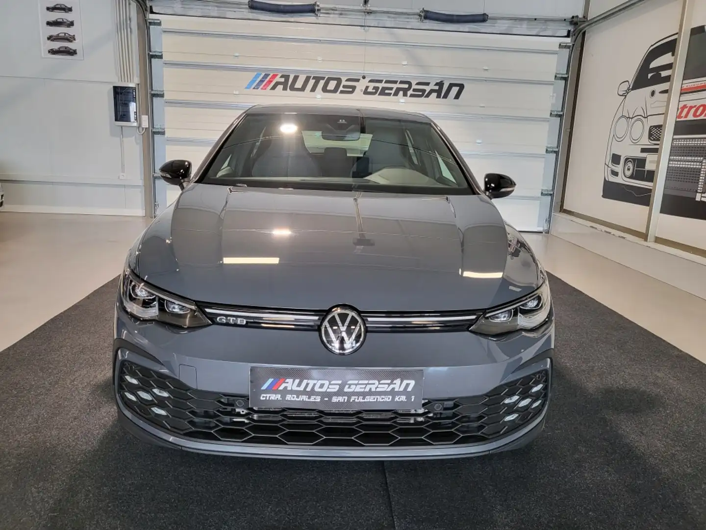 Volkswagen Golf Pequeño Automático de 5 Puertas Gris - 2
