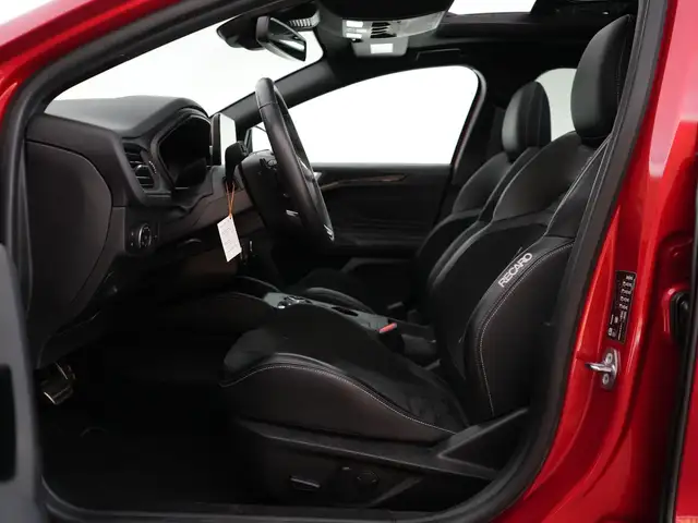 Ford Focus view 9
