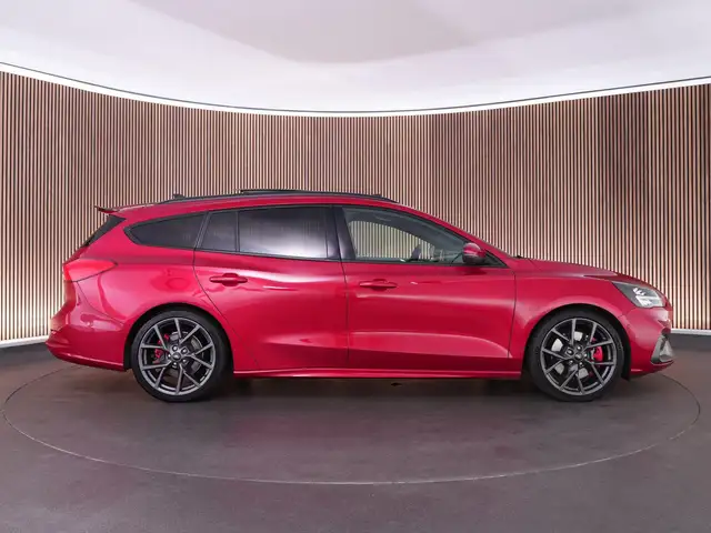 Ford Focus view 6