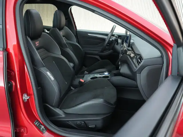 Ford Focus view 5