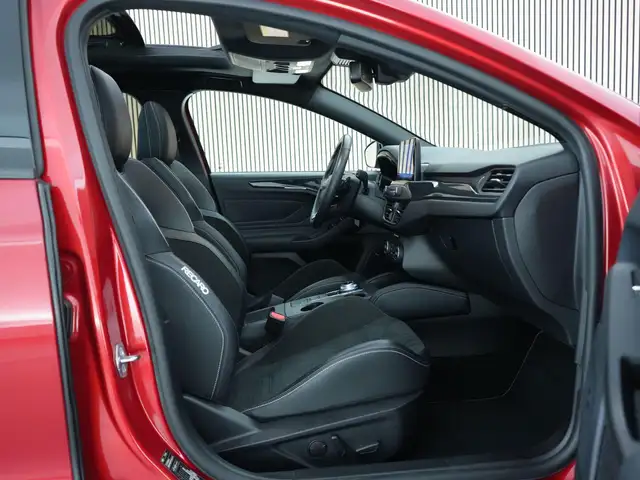 Ford Focus view 4