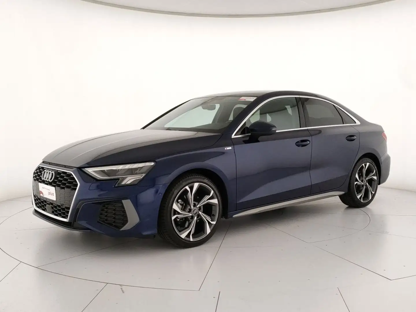 Audi A3 SEDAN 35 2.0 tdi S-LINE EDITION s tronic Blauw - 1