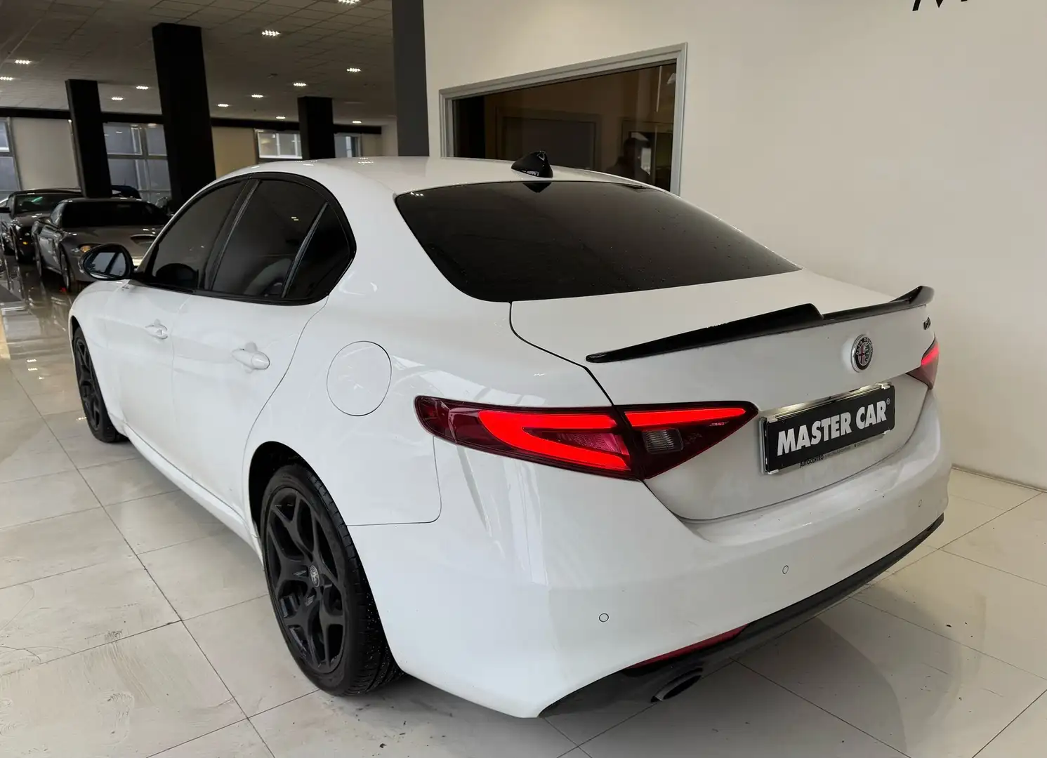 Alfa Romeo Giulia 2.2 t 160cv auto Weiß - 2