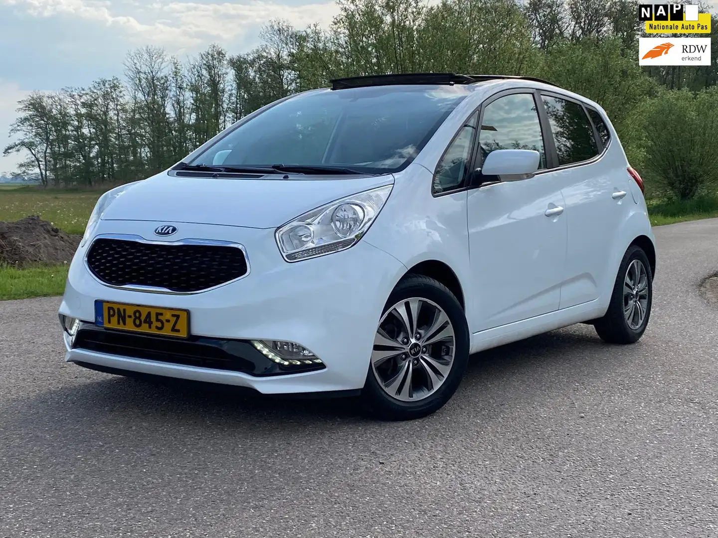 Kia Venga 1.4 CVVT Summer Edition 5DRS PANORAMA-DAK NAVI CAM Wit - 1