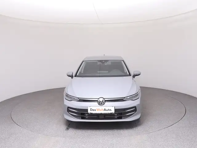 Volkswagen Golf view 3