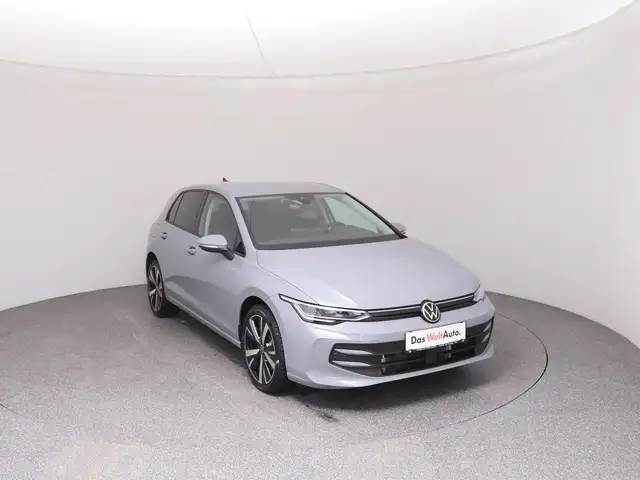 Volkswagen Golf view 2