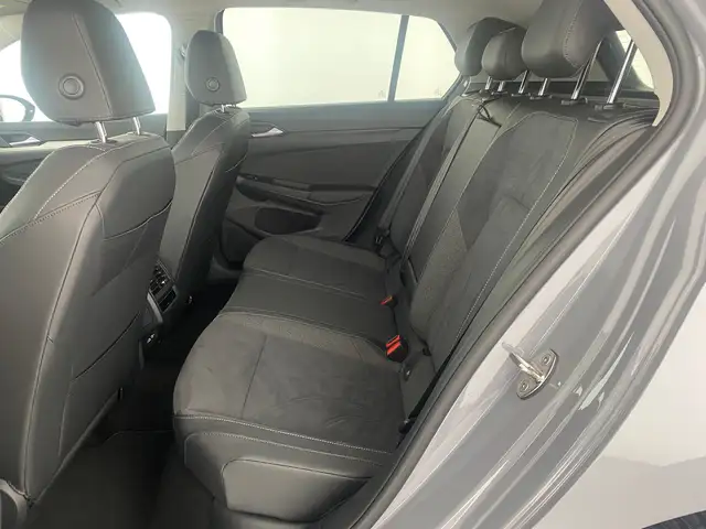 Volkswagen Golf view 11
