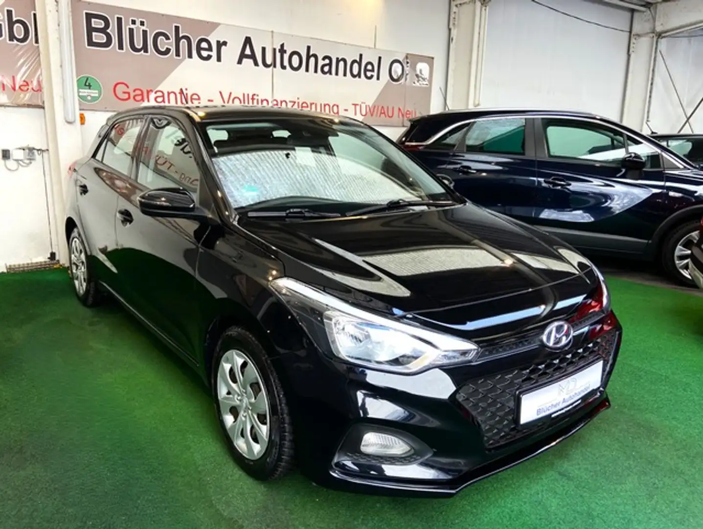 Hyundai i20 Select Tempomat Bluetooth Klima Schwarz - 2