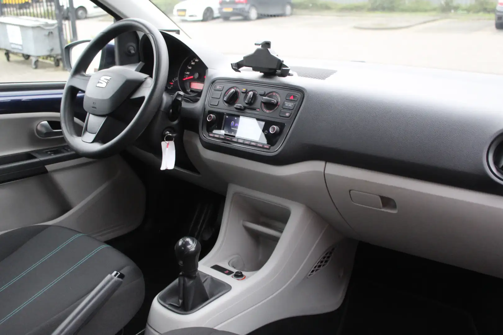 SEAT Mii 1.0 Reference Navigatie/Parkeersensoren/Airco/Blue Violet - 2