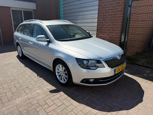 Skoda Superb view 2