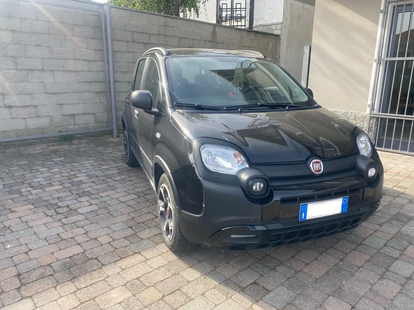Fiat Panda Panda Cross 1.0 FireFly SeS Hybrid Schwarz - 2