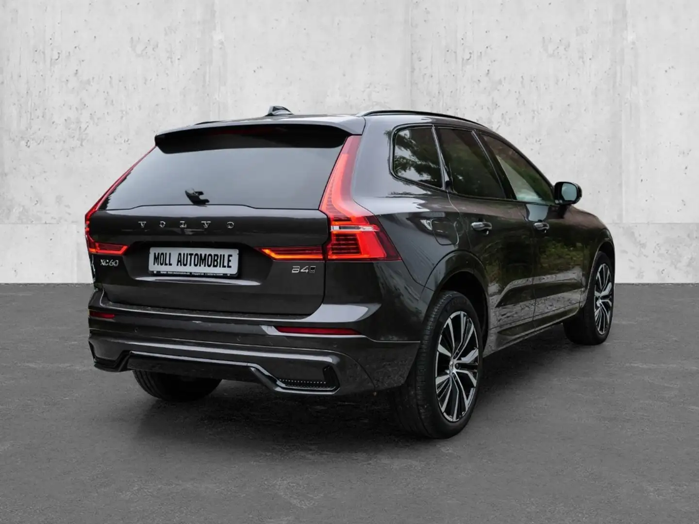 Volvo XC60 Plus Dark AWD B4 Diesel EU6d Digitales Cockpit Mem Grau - 2
