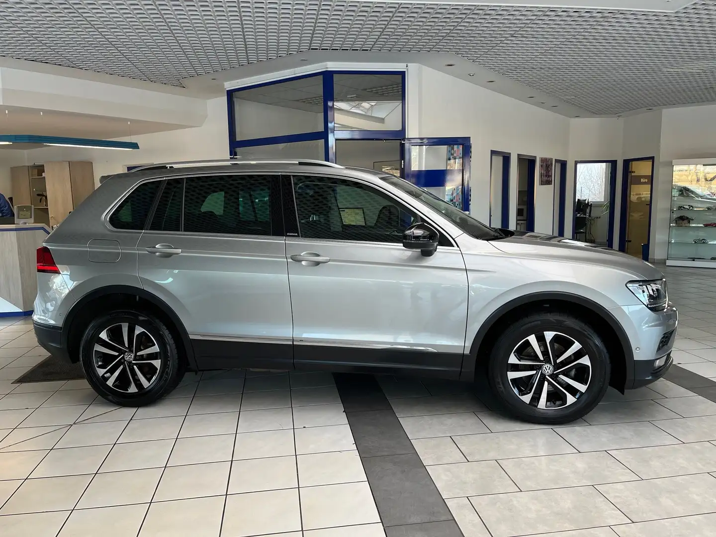 Volkswagen Tiguan 1.5 TSI-DSG IQ.DRIVE,LED-SW,NAVI,ACC,Side Argent - 2