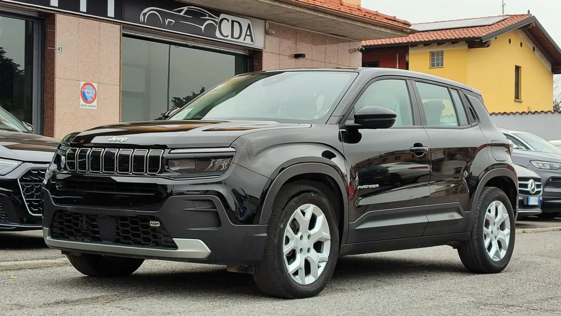 Jeep Avenger 1.2 Turbo Altitude PRONTA CONSEGNA -*PREZZO REALE* Zwart - 1