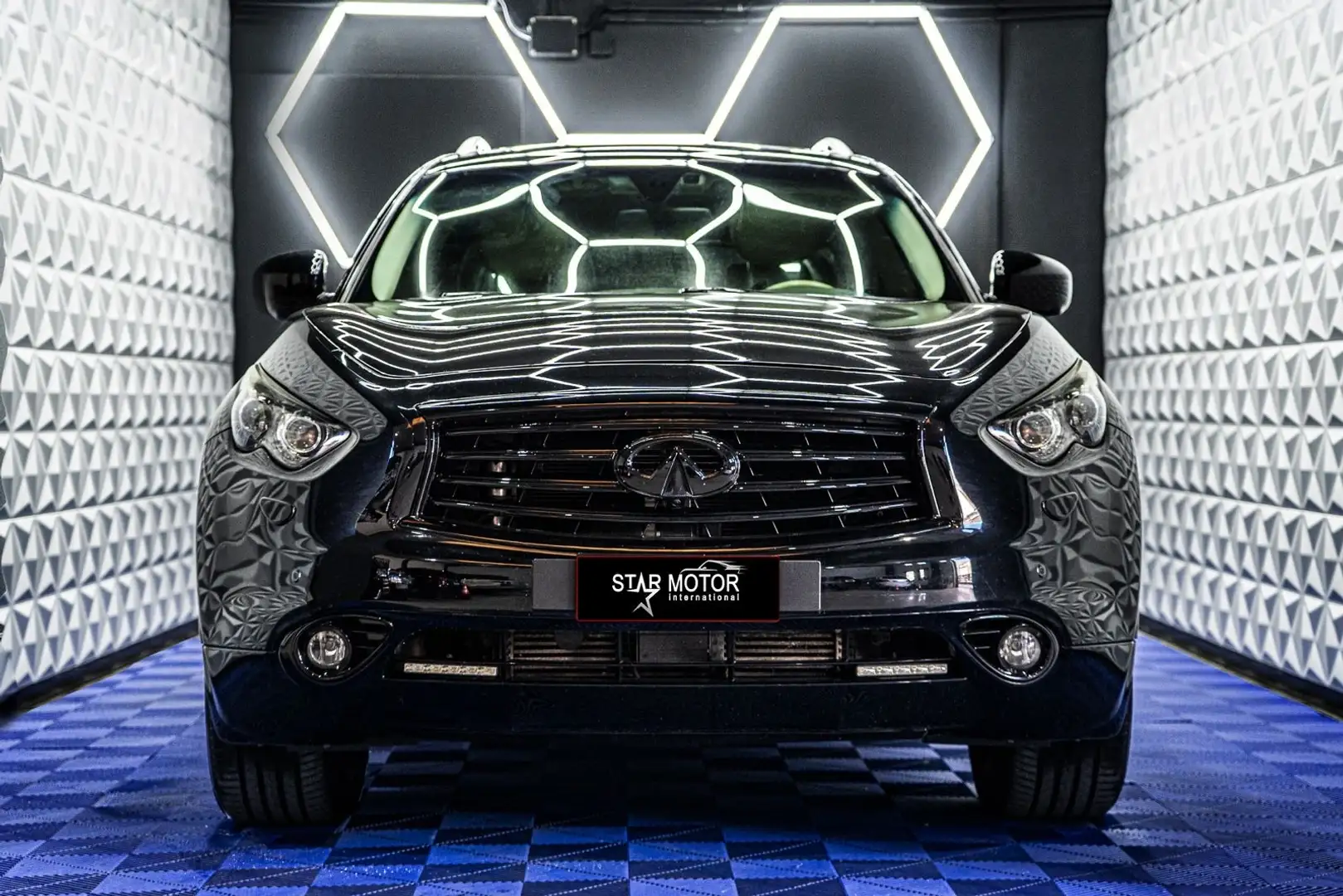 Infiniti FX 3.0d V6 S Premium awd auto - 1