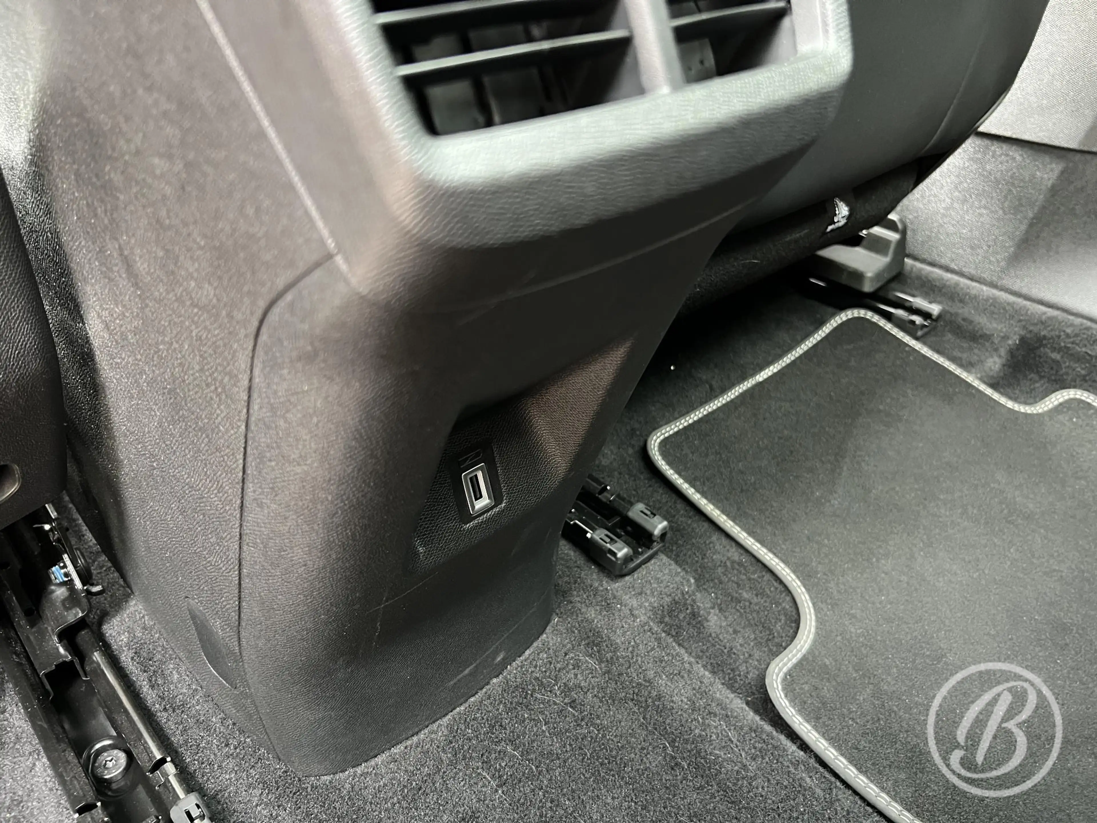 Citroen C5 Aircross 1.6 Plug-in Hybrid 225 Business Plus — photo 33