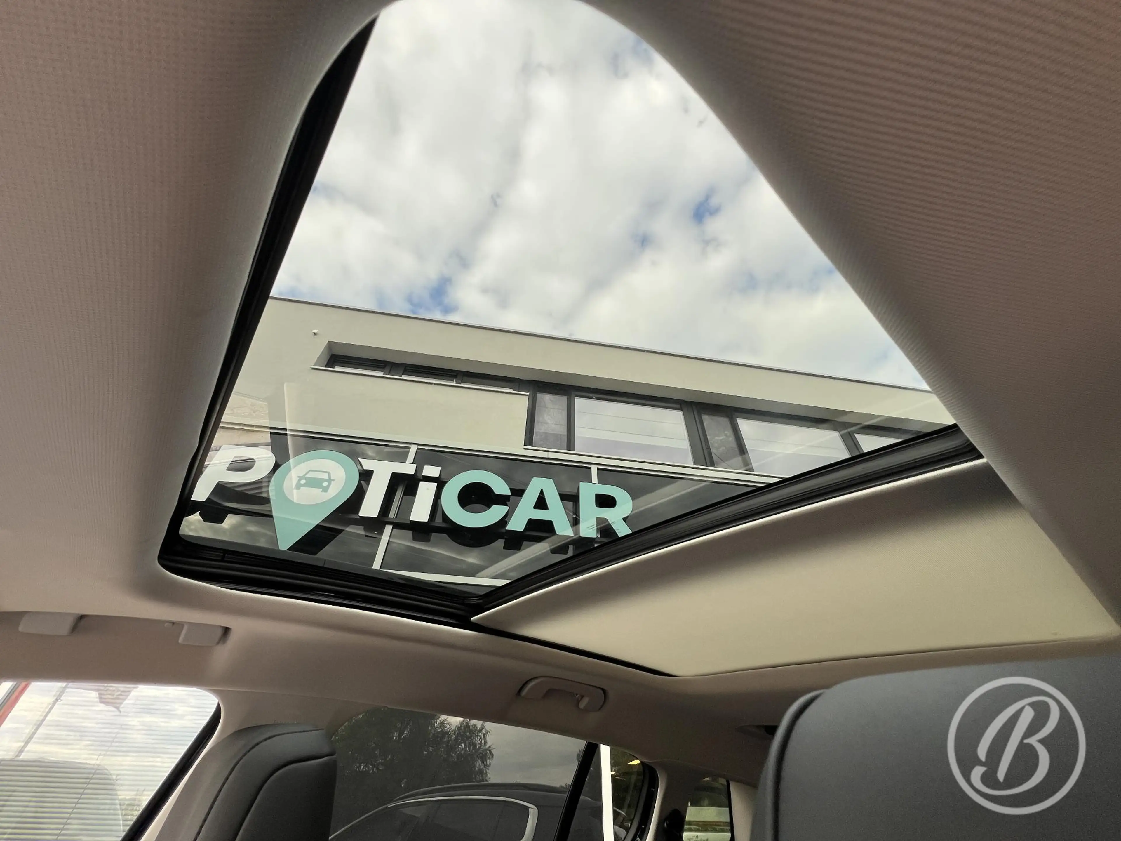 Citroen C5 Aircross 1.6 Plug-in Hybrid 225 Business Plus — photo 39