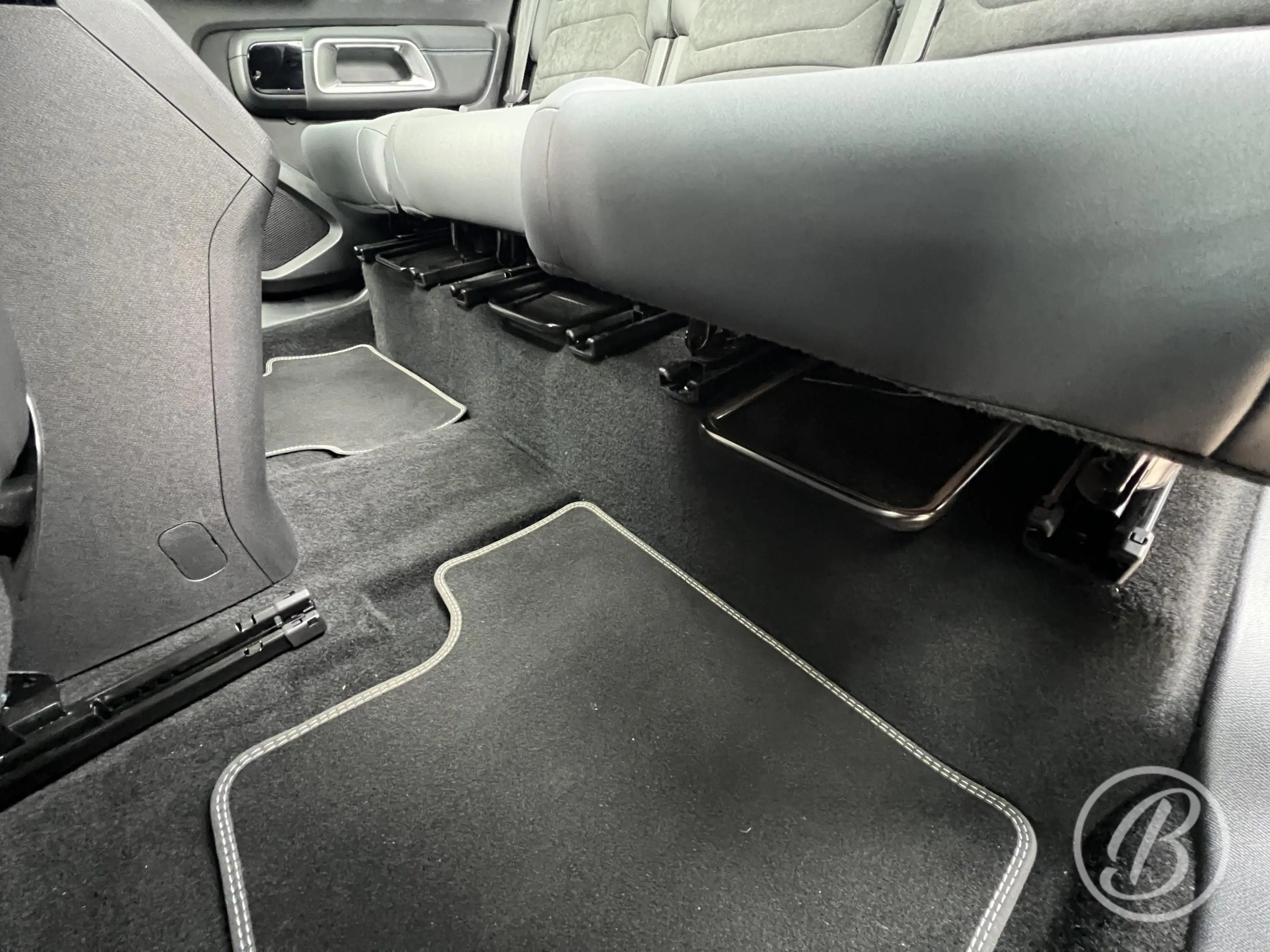 Citroen C5 Aircross 1.6 Plug-in Hybrid 225 Business Plus — photo 47