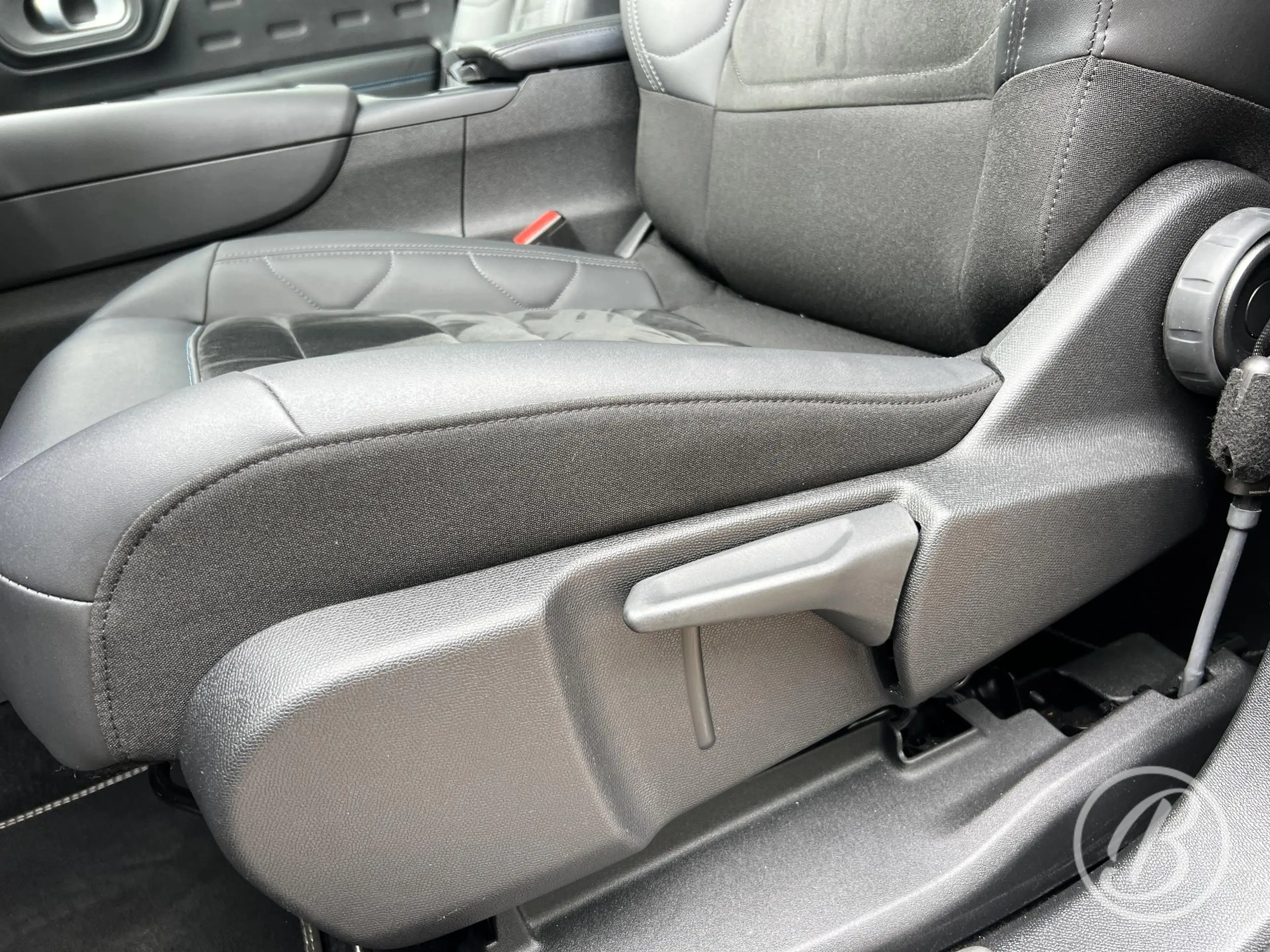 Citroen C5 Aircross 1.6 Plug-in Hybrid 225 Business Plus — photo 14