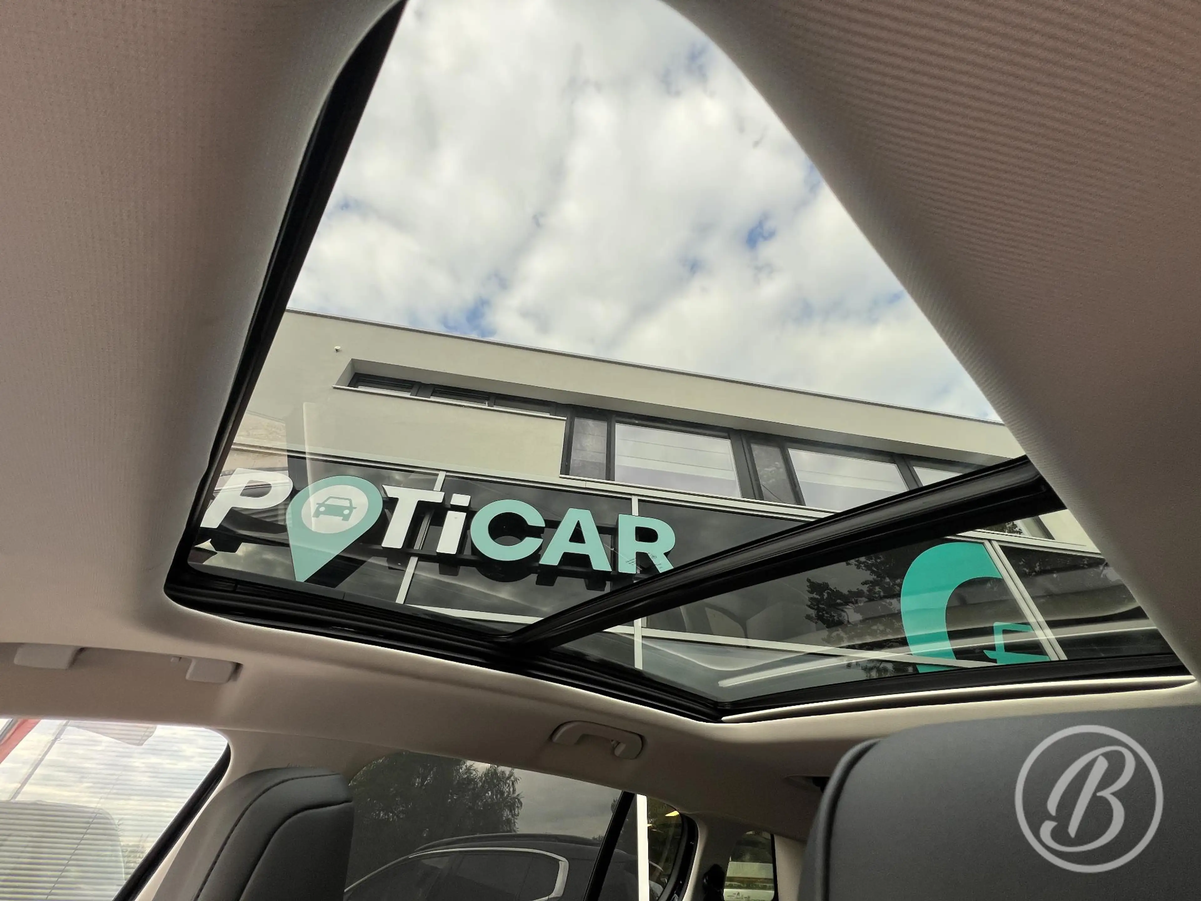 Citroen C5 Aircross 1.6 Plug-in Hybrid 225 Business Plus — photo 38