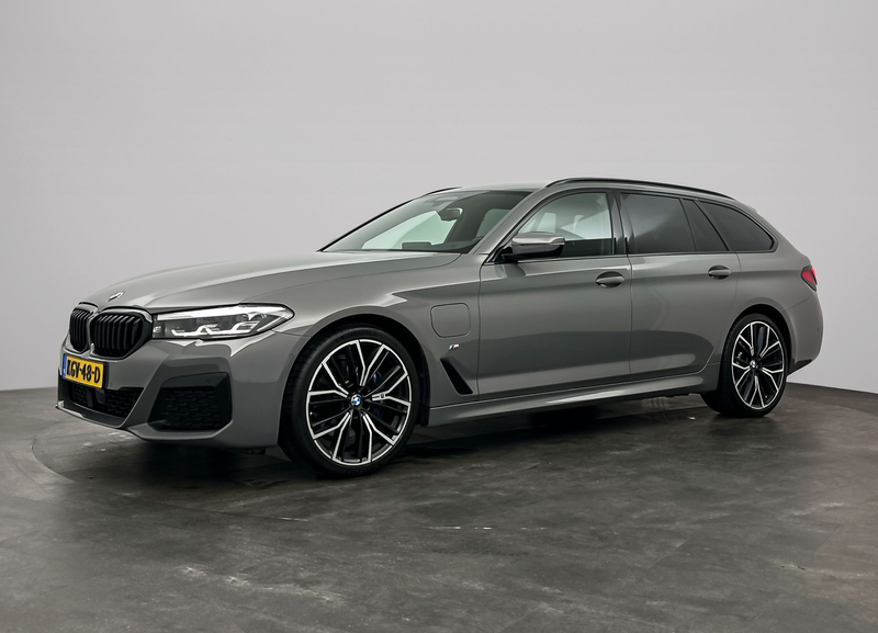 BMW 530 5-serie Touring 530e High Executive M-Sport — photo 3