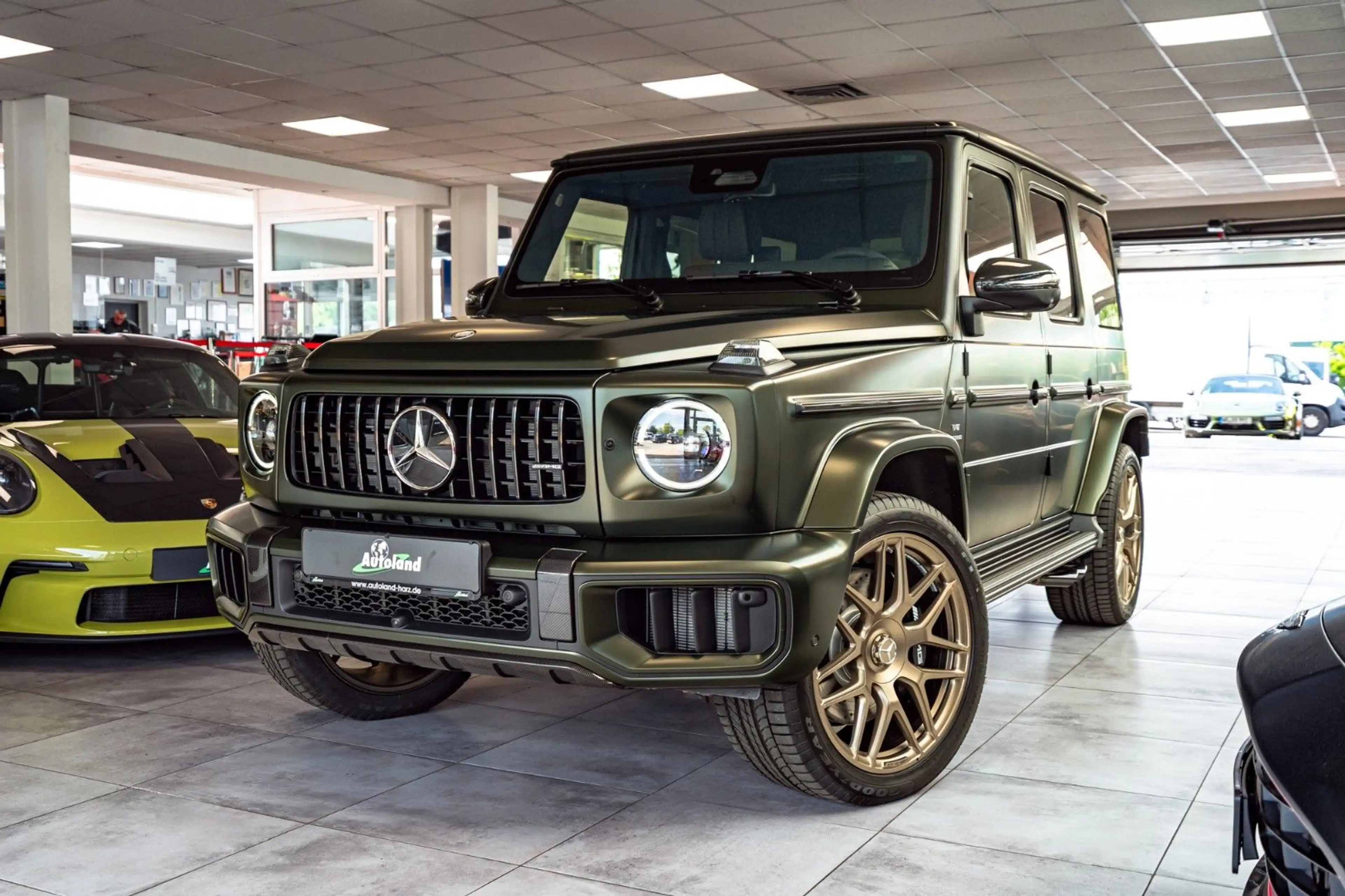 Mercedes-Benz G 63 AMG G63 *Carbon in/out*A22*FOND*OLIVMAGNO*2026