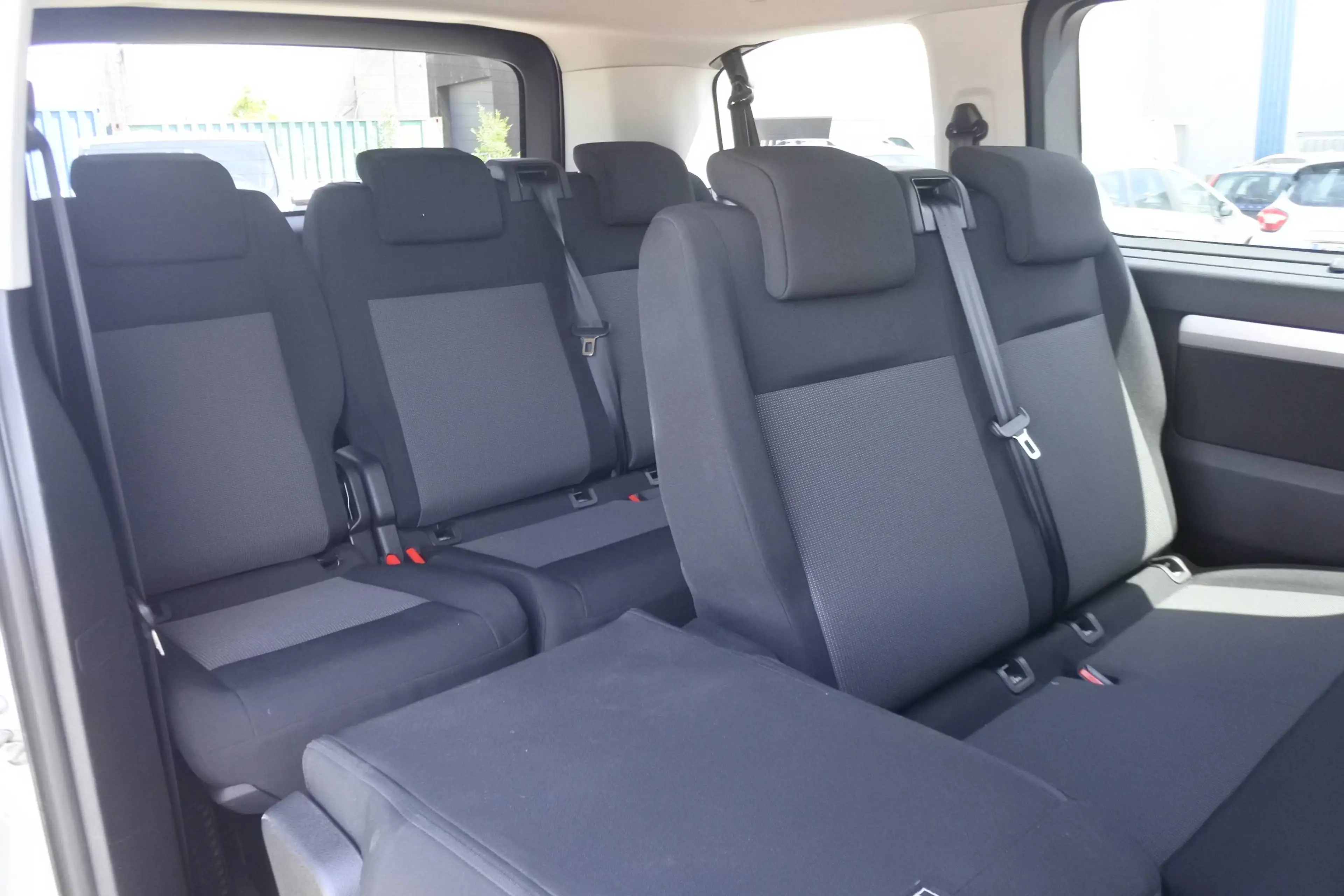 Peugeot Traveller Traveller Allure L2 BlueHDI 150/9 SITZE/NAVI/AHK/ — photo 13