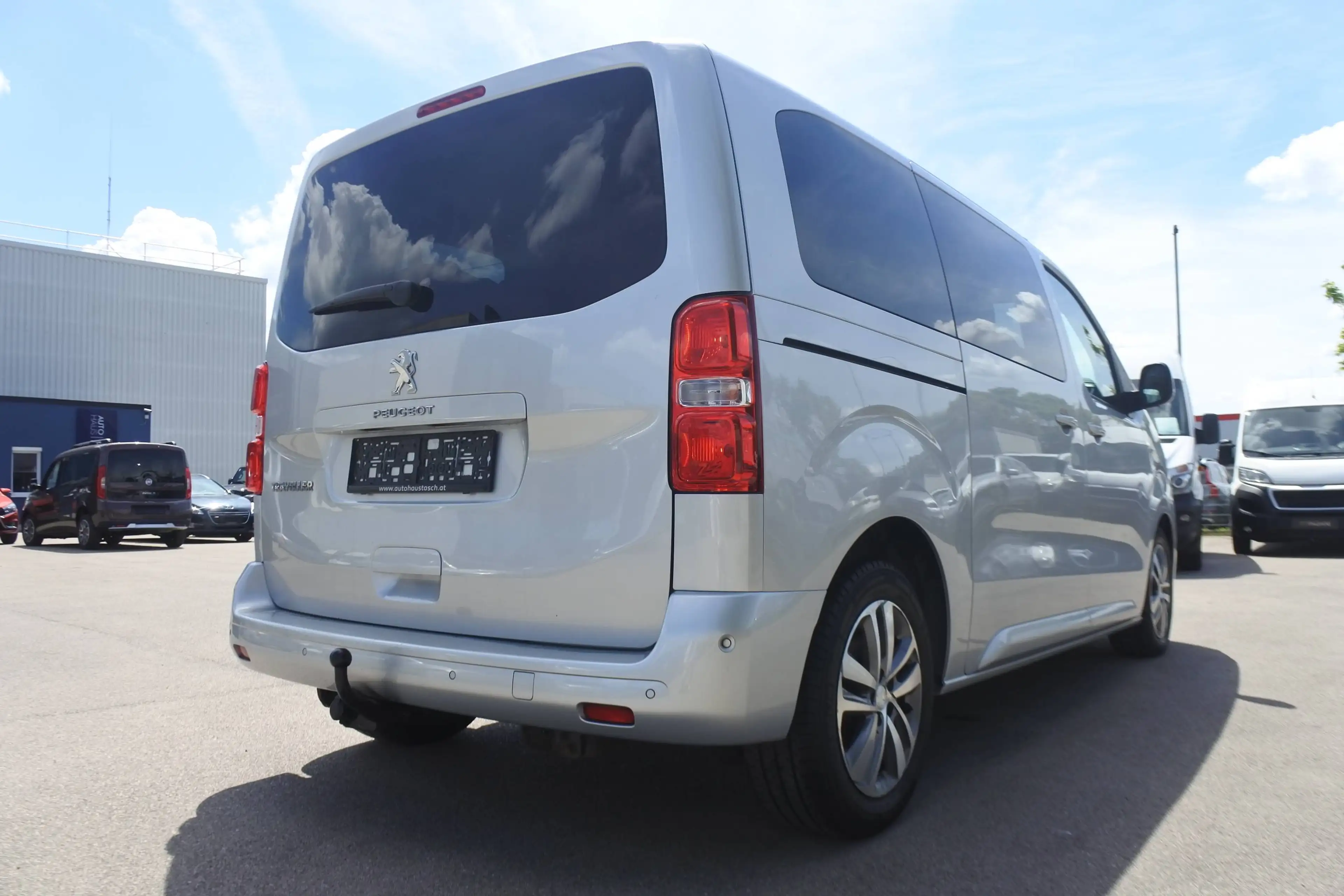 Peugeot Traveller Traveller Allure L2 BlueHDI 150/9 SITZE/NAVI/AHK/ — photo 7