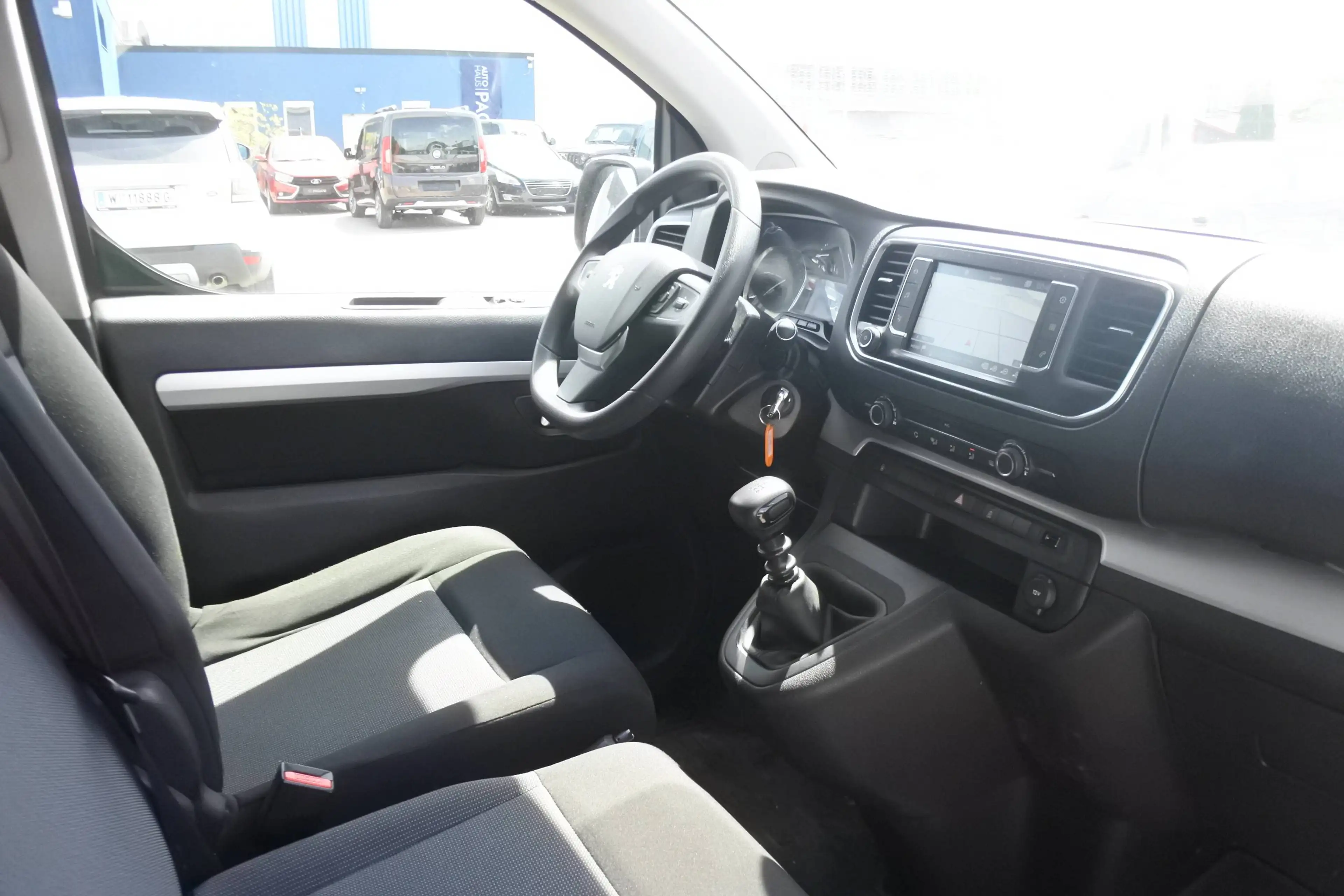 Peugeot Traveller Traveller Allure L2 BlueHDI 150/9 SITZE/NAVI/AHK/ — photo 12