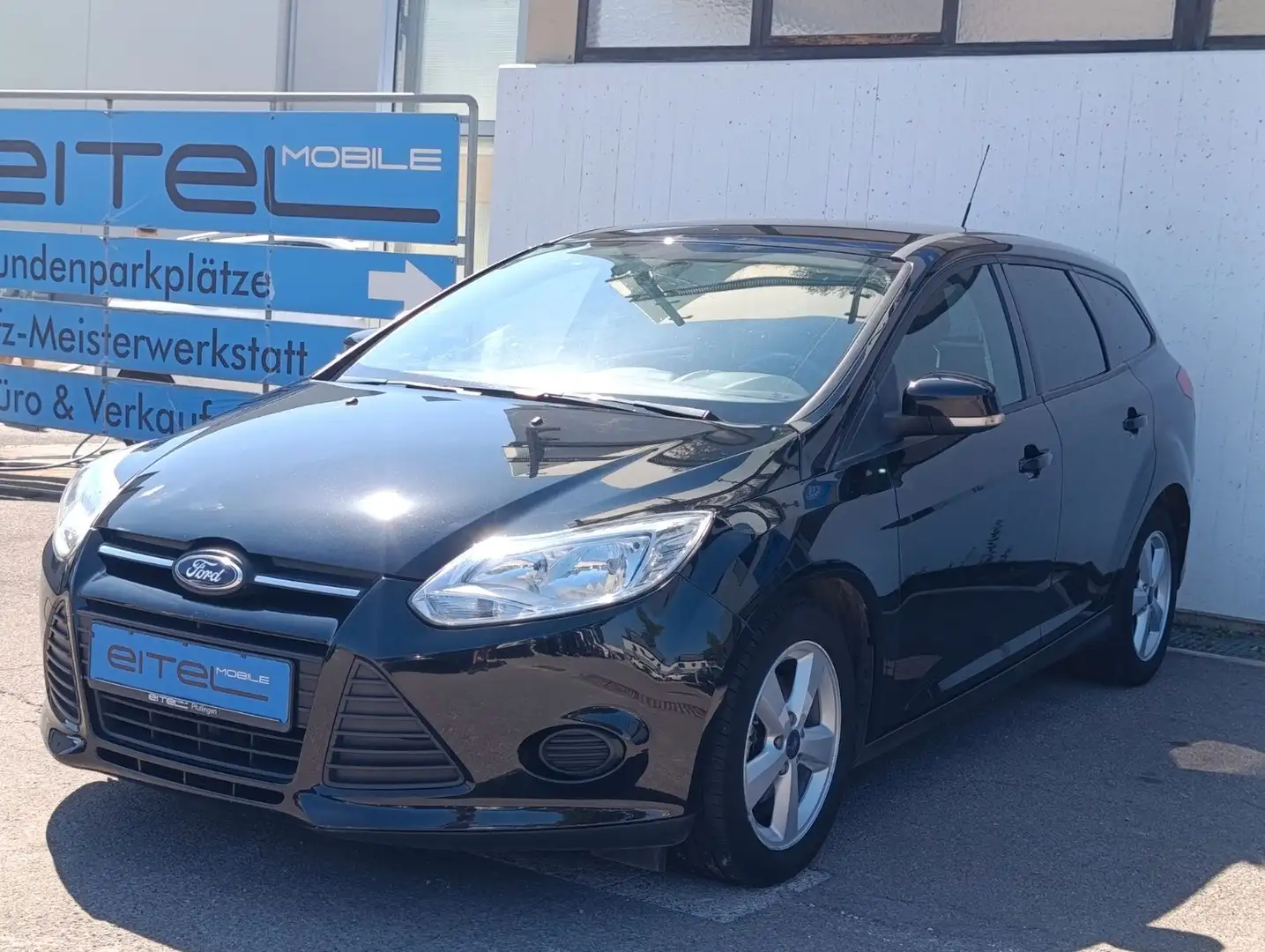 Ford Focus Turnier Trend MFL Zwart - 1