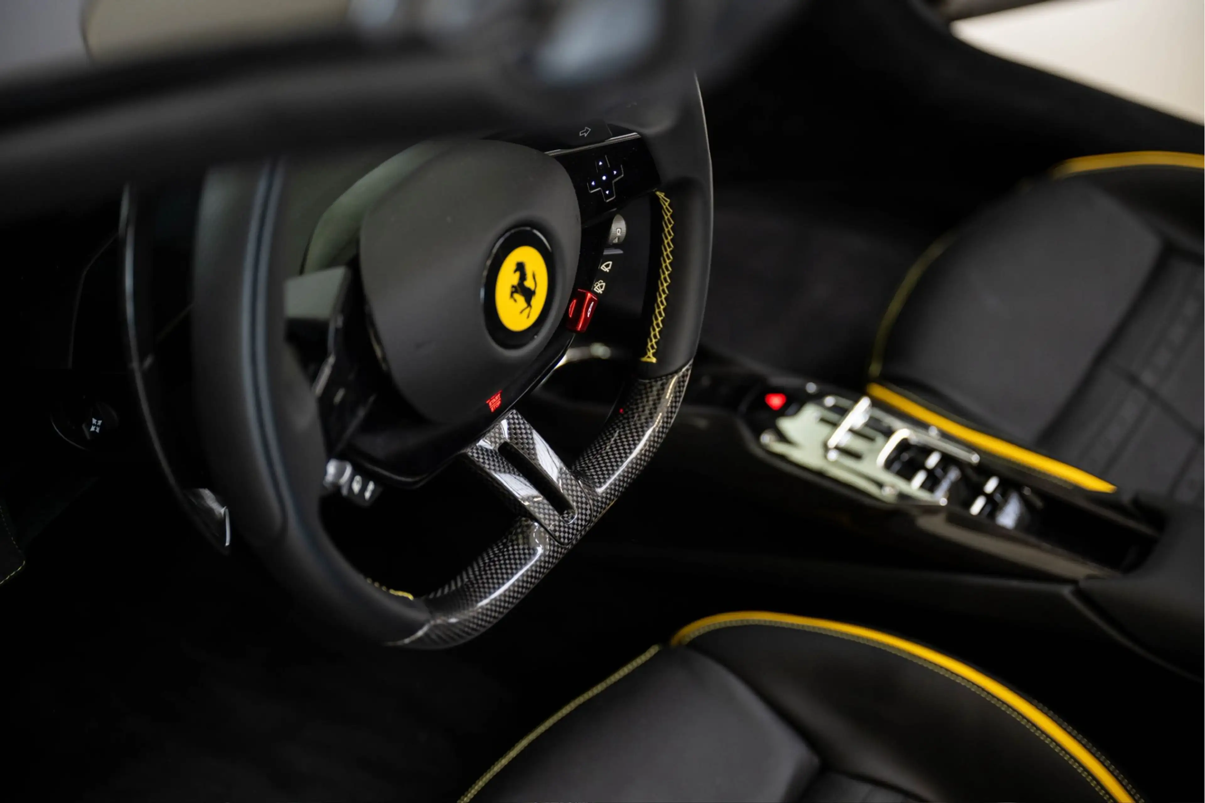 Ferrari 296 GTS 3.0 V6, Daytona Seats, JBL, Lift — photo 9