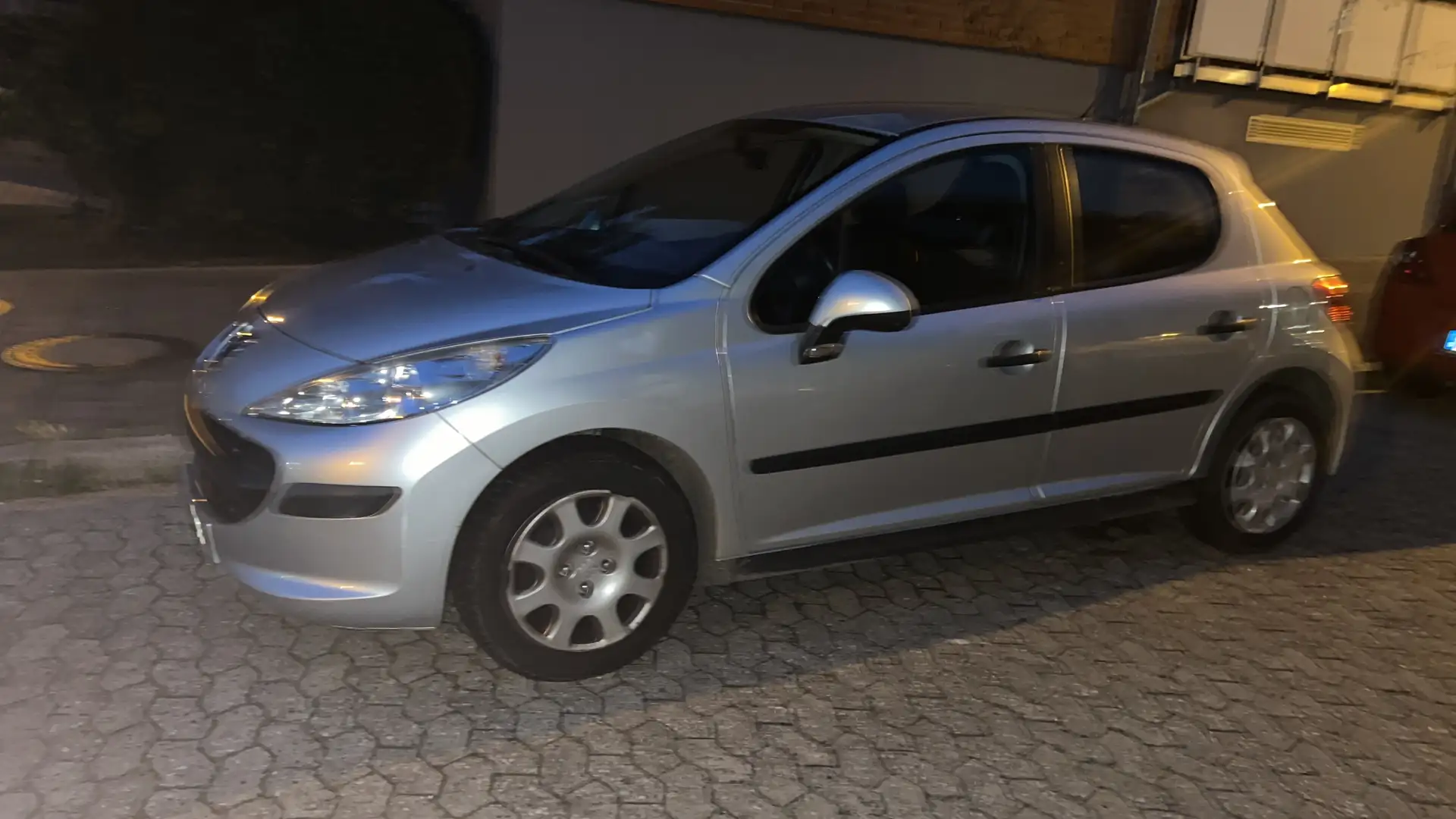 Peugeot 207 TÜV BIS APRIL - 2