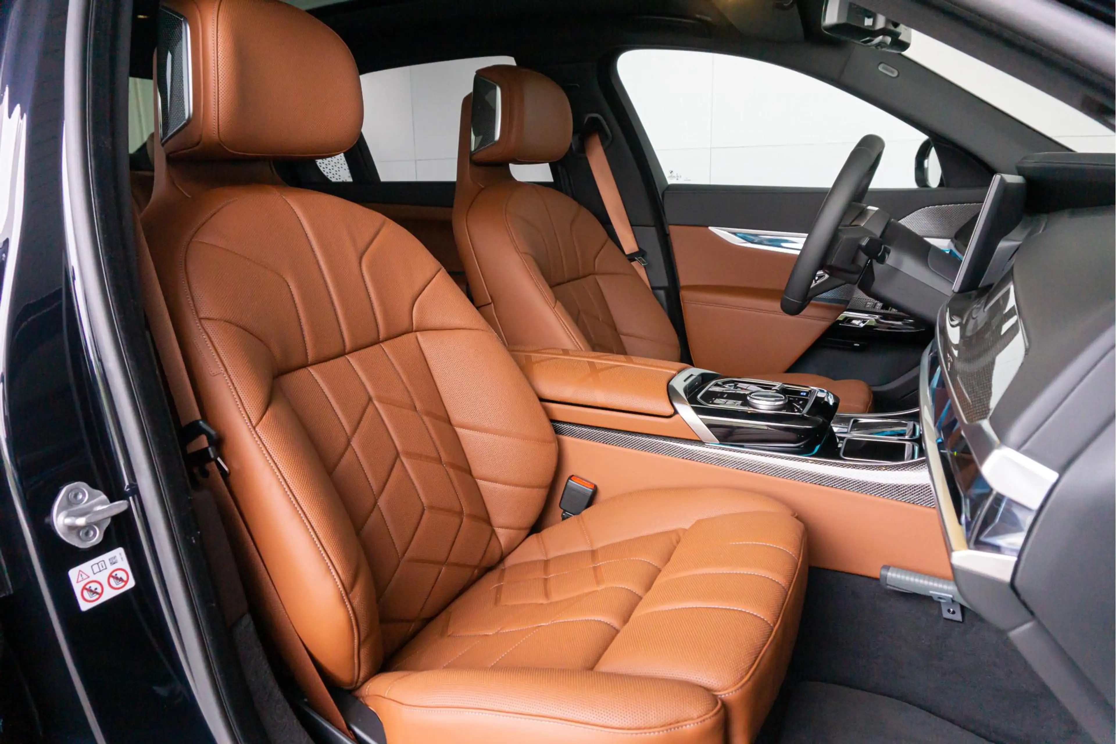 BMW i7 xDrive60 M Sport Individual Interieur / Skylounge — photo 13