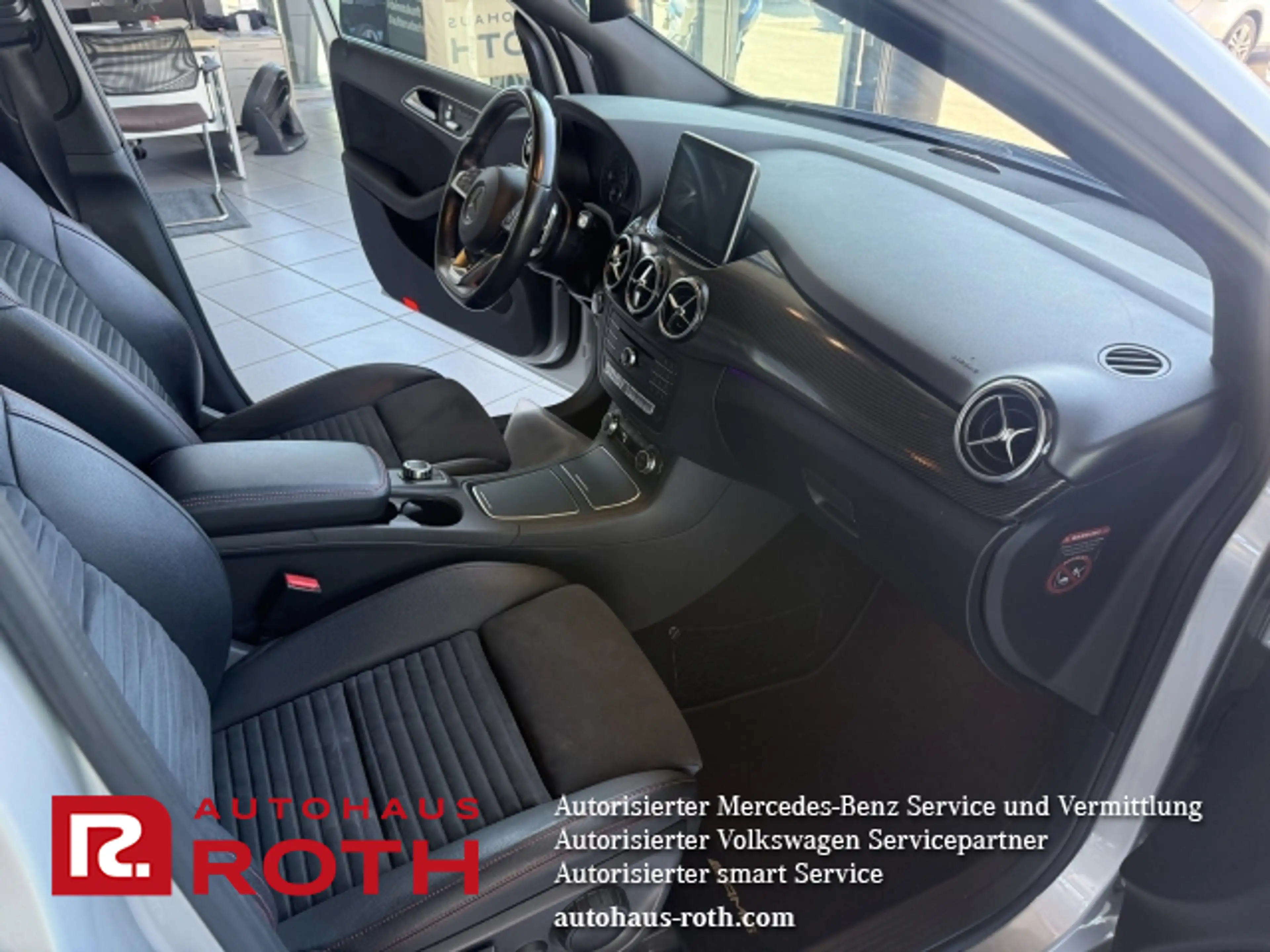 Mercedes-Benz B 220 B 220 d 4M COMAND Standheizung AMG Memory AHK LED — photo 24