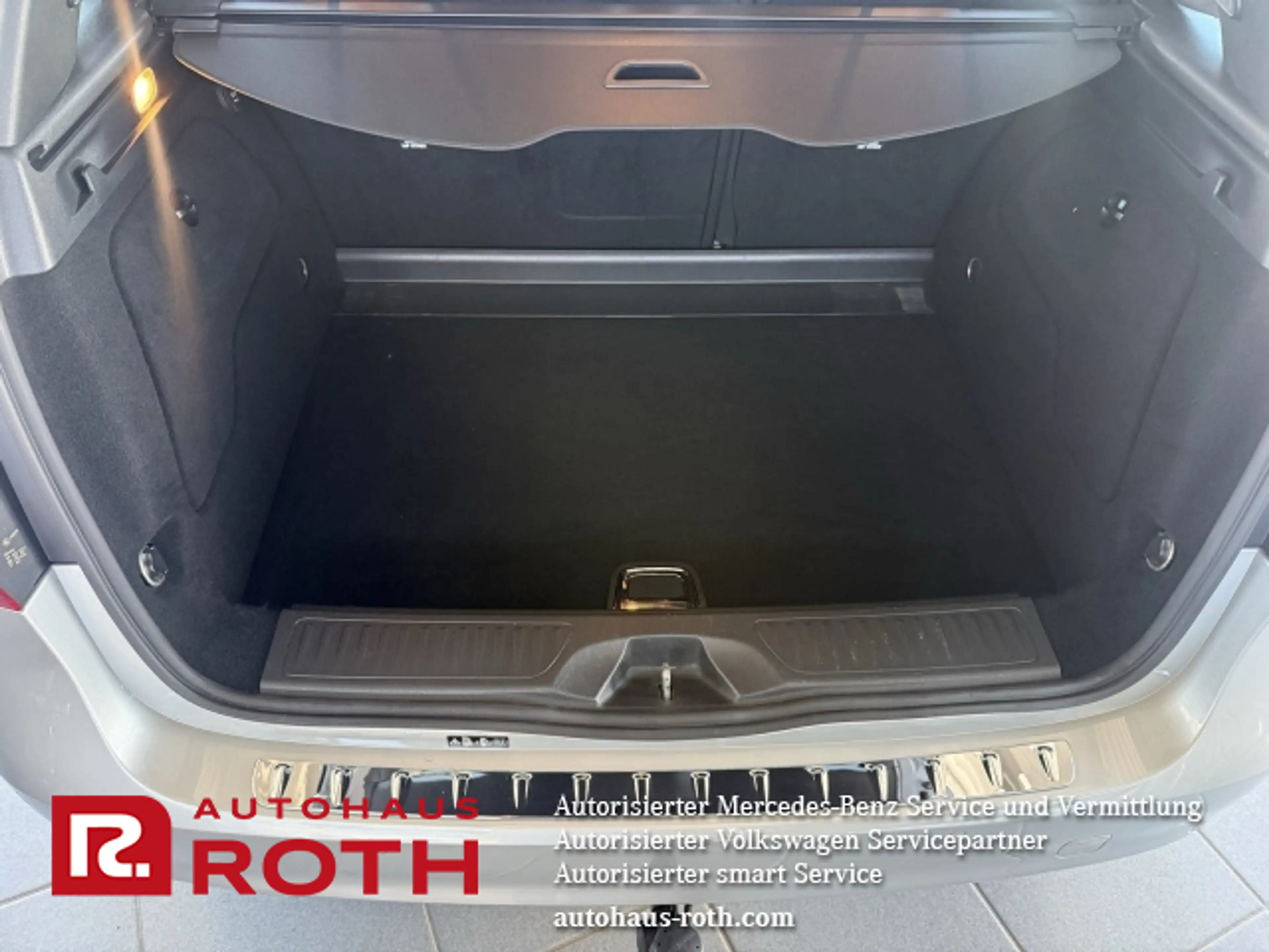 Mercedes-Benz B 220 B 220 d 4M COMAND Standheizung AMG Memory AHK LED — photo 22